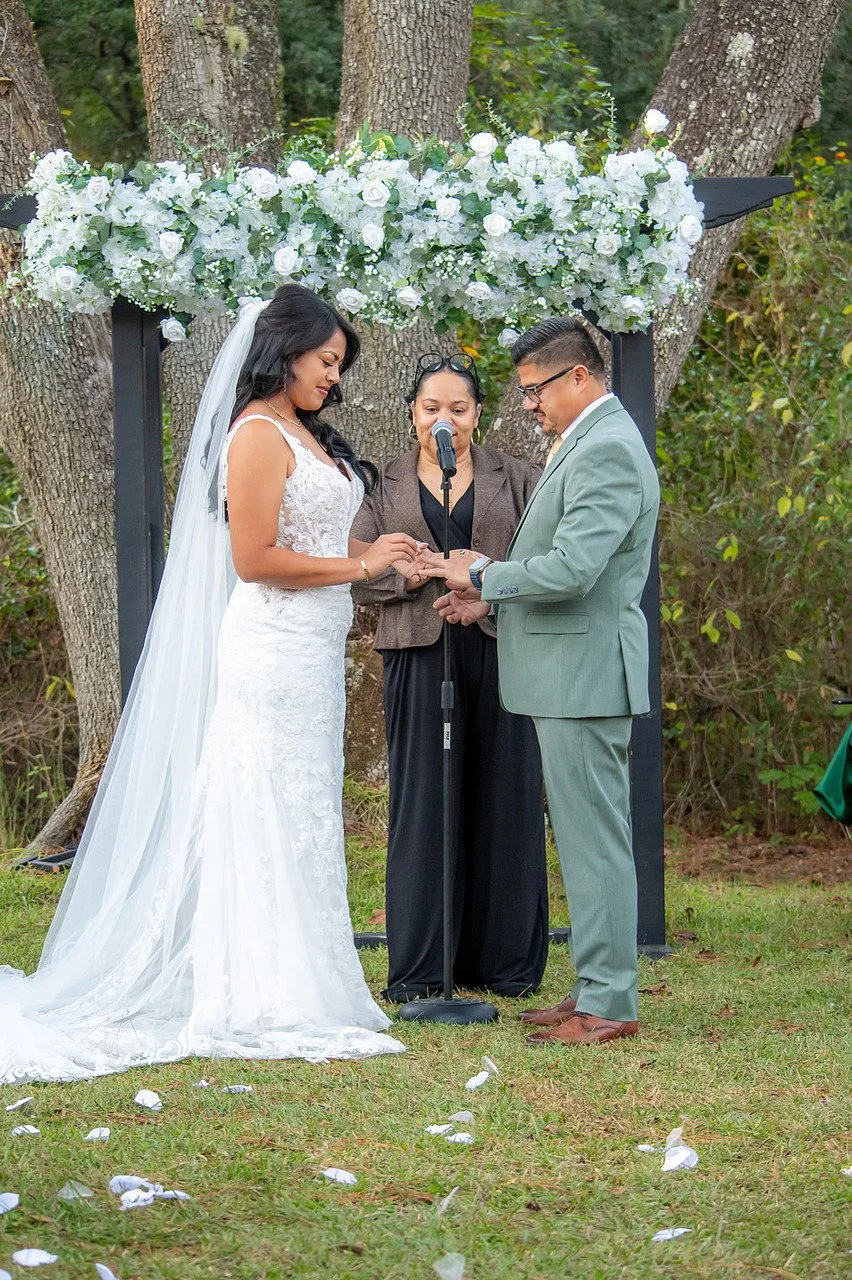 outdoor ceremony space at tallahassee wedding venue