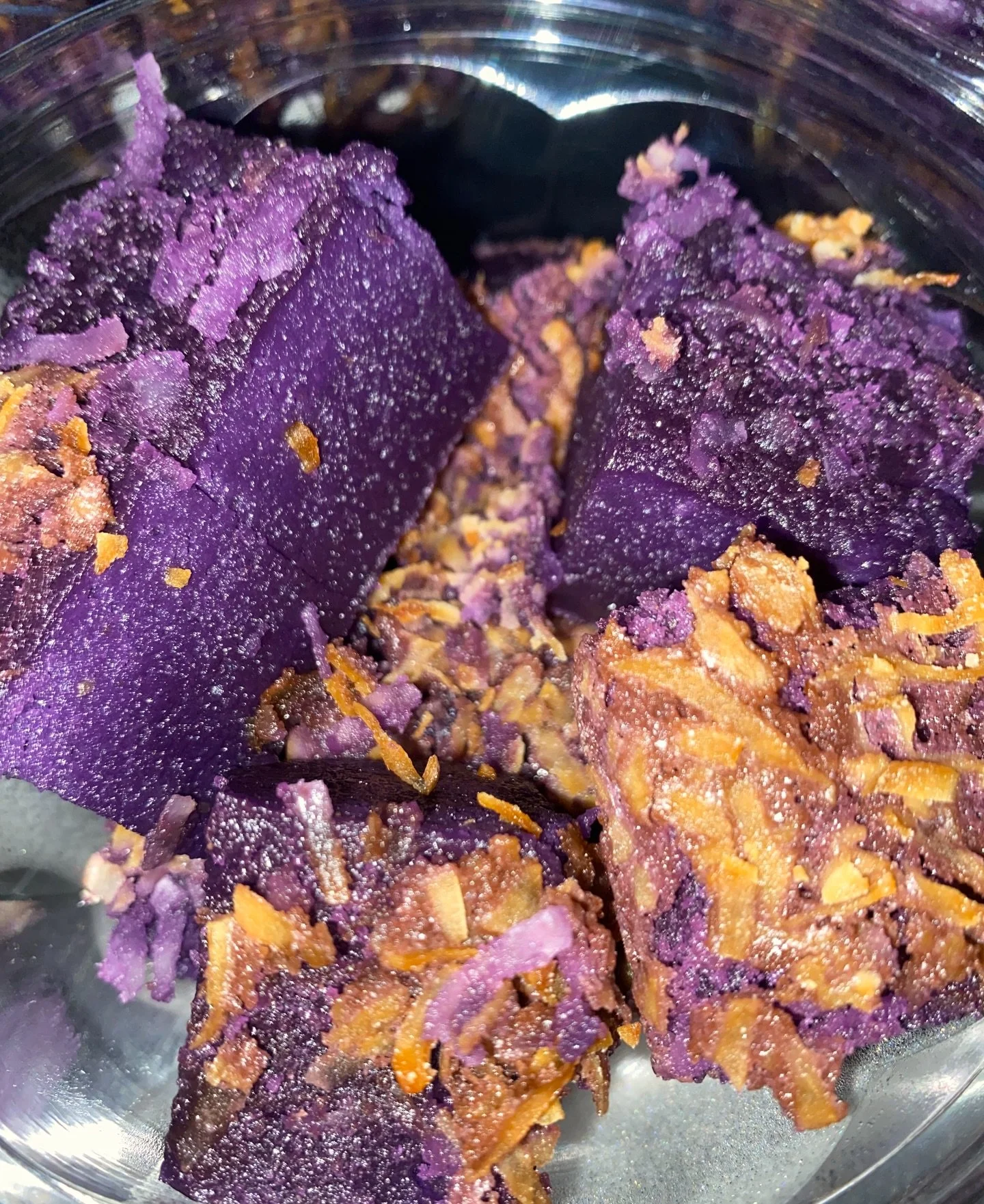 Serving island sweetness one bite at a time 💜
Our Ube Butter Mochi is rich, buttery, chewy, and full of ube goodness ✨
Made with love in Maui 🌴

#cymz_sweet_kre8tionz #ButterMochi #MauiDesserts #IslandSweets #UbeEverything 💜