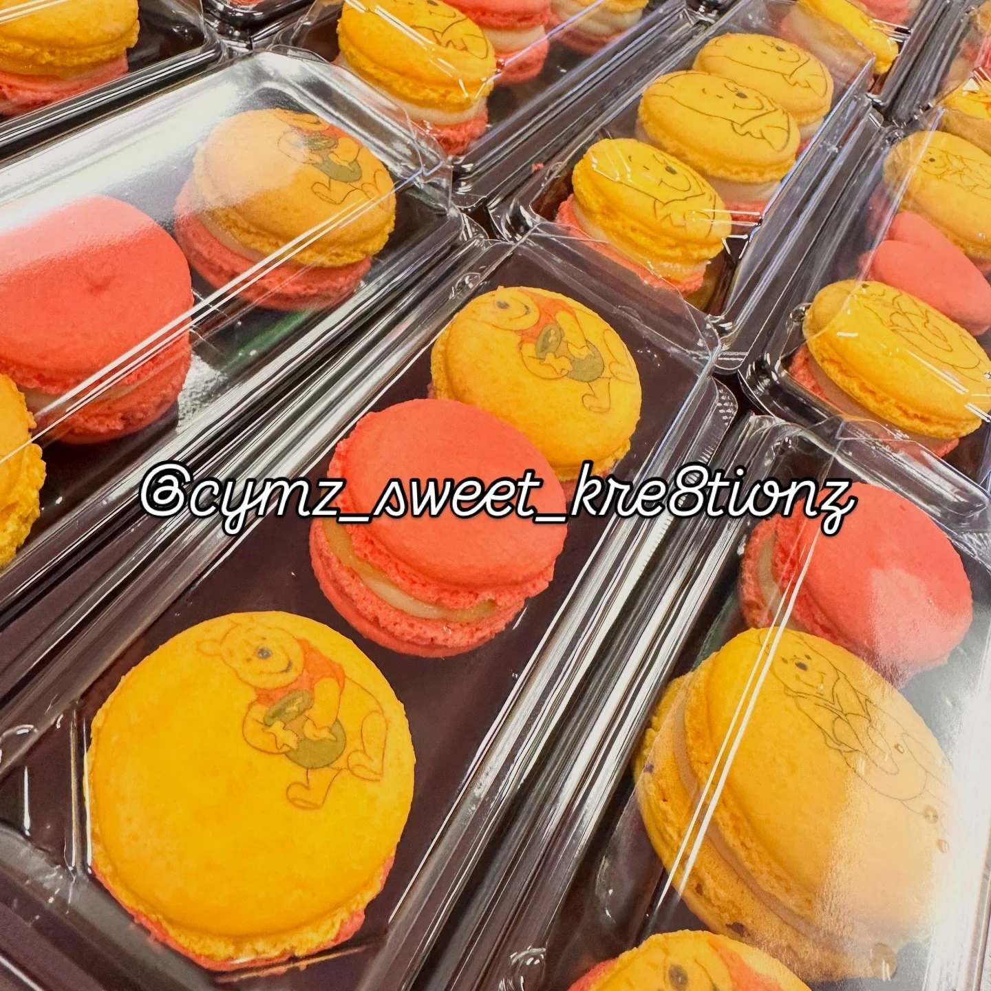 Winnie the Pooh Macarons 
Flavor: Chantilly featuring fresh LILIKOI pur&eacute;e center from Ha&rsquo;iku
Visit our WEBSITE to book your custom macaron order. We offer personalized macarons for your special events.

#cymz_sweet_kre8tionz #maui #fresh