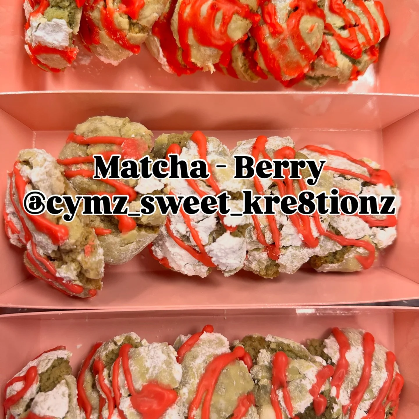 🍓💚 MATCHA BERRY KOOKEEZ 💚🍓

Soft, chewy matcha kookeez packed with white chocolate chips, flavor and finished with our signature sweet fresh straw- berry drizzle &mdash; the perfect balance of earthy matcha and fruity sweetness in every bite. The