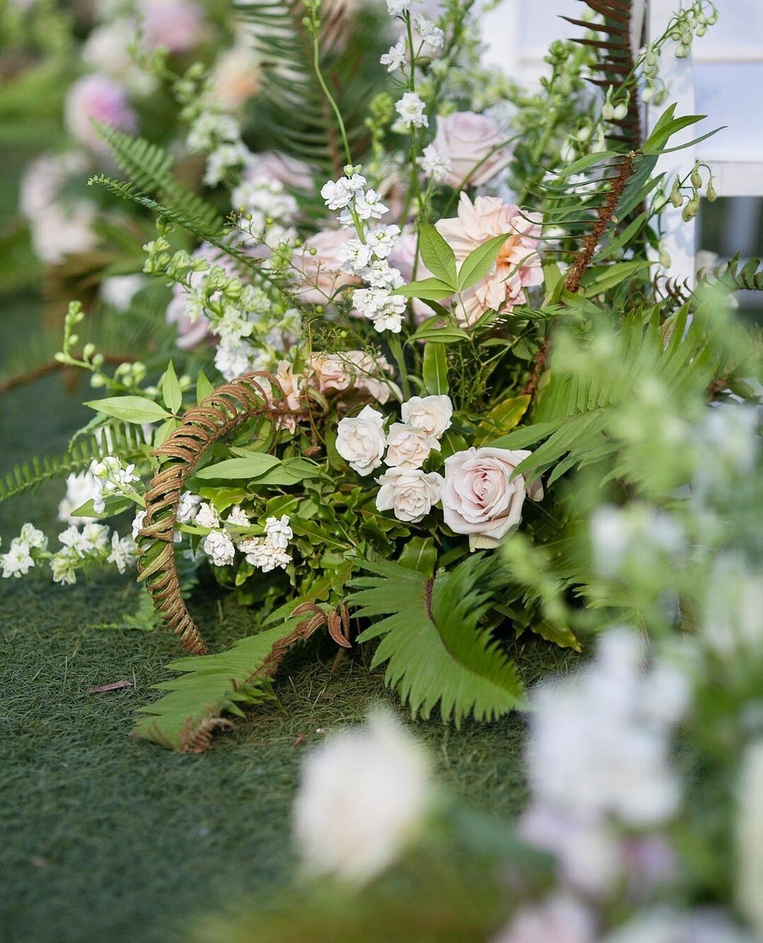 Remembering @nancyliuchin's amazing flowers at Nicole &amp; Damian's wedding. So many beautiful things about this wedding. More coming in my stories &amp; reels.⁠ Happy anniversary Nicole and Damien!⁠
-with @asavvyevent @asekimberly and @nancyliuchin