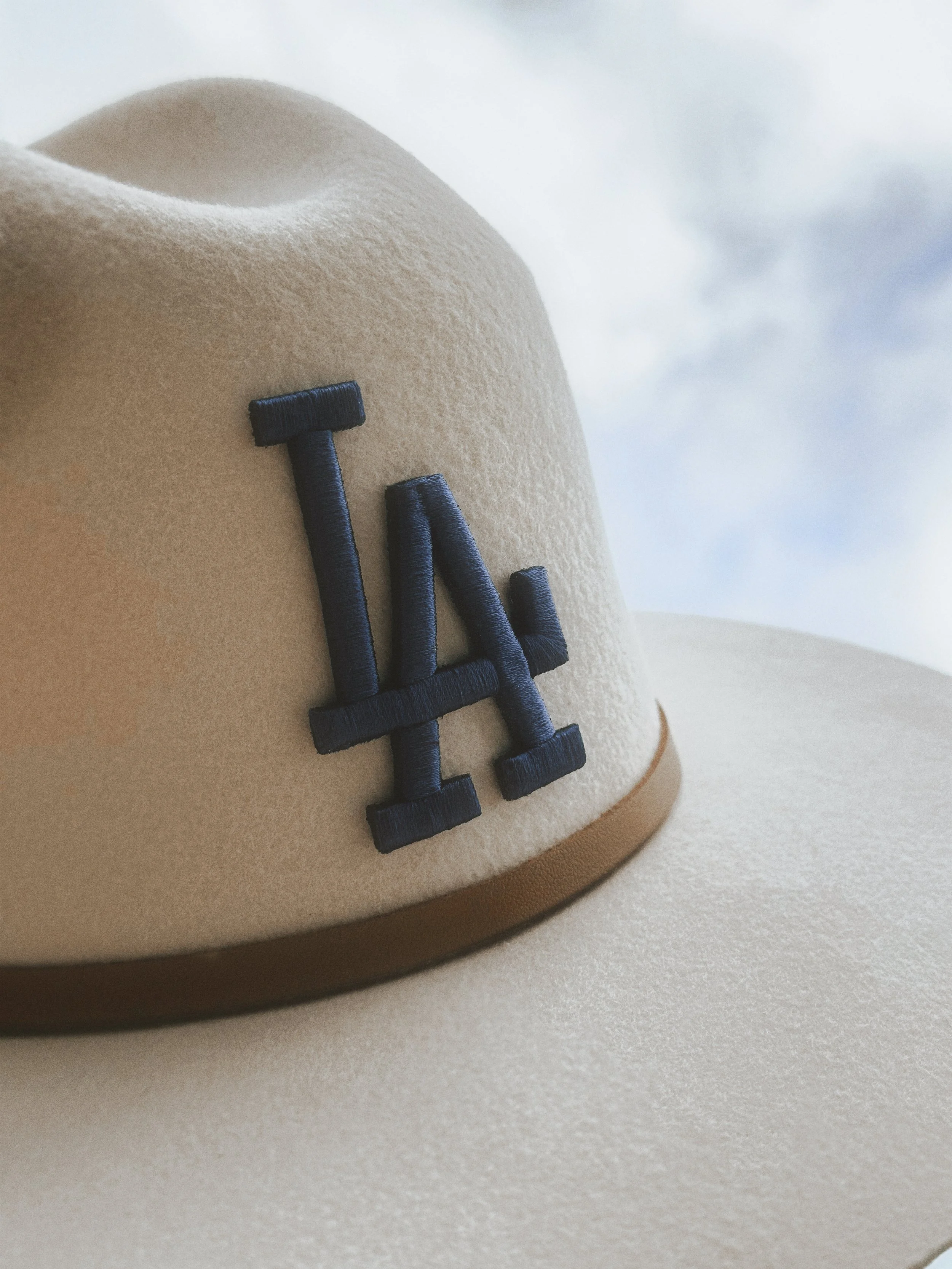 TEDDY HEADWEAR LA DODGER EDIT IMG1.JPG