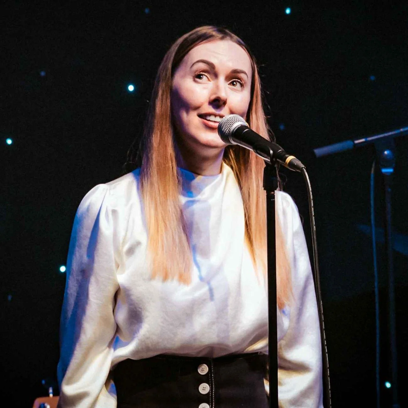 πΆβ¨ Catch Holly Dee live at the Leigh Folk Festival Fundraiser! β¨πΆ
Join us for a set from Holly Dee at Leigh Community Centre on Saturday 13th December. She opens the evening for us with  poetic storytelling that will set the tone for a night of mu