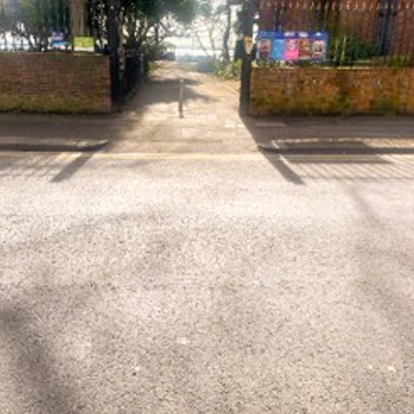 library-gardens_leigh-on-sea__0000_Photo 1 Main entrance to Upper Library Gardens-2.jpg