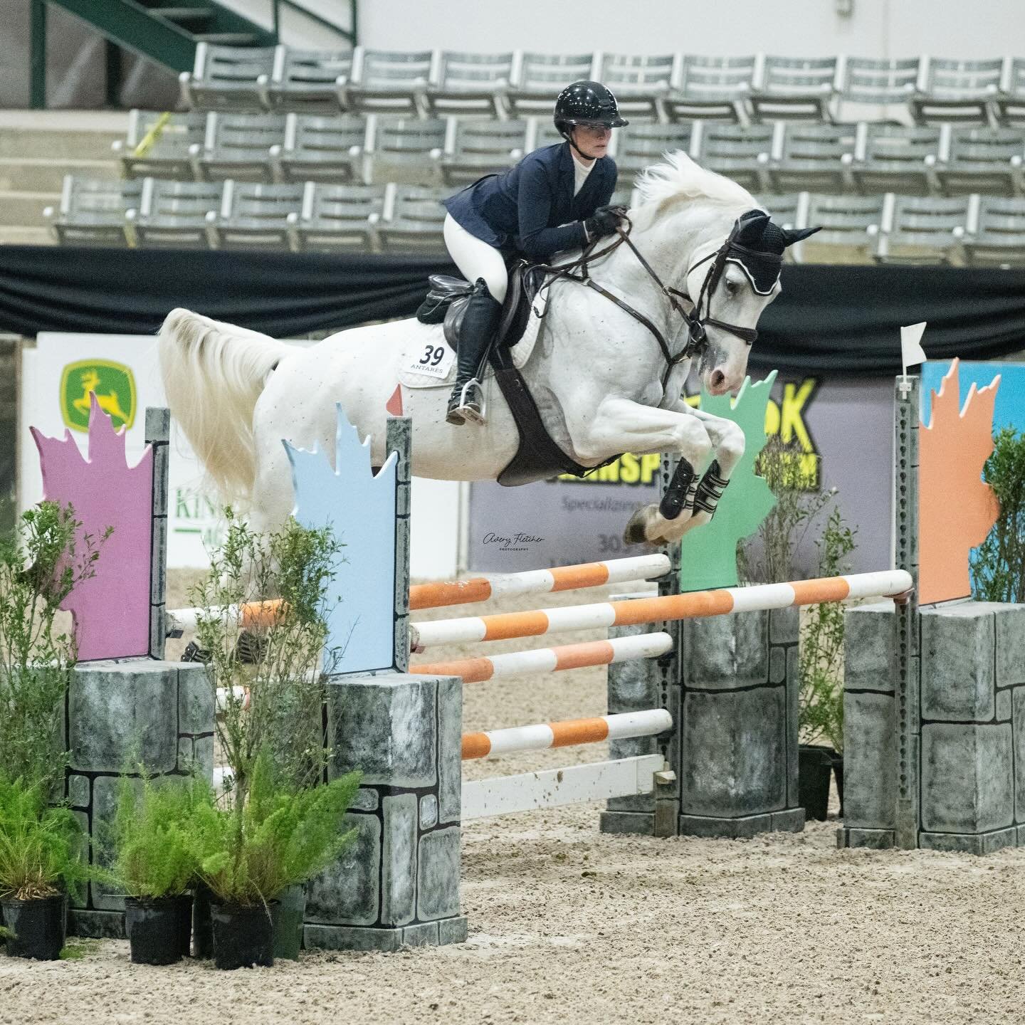 Congratulations to Catherine Moorhead &amp; &ldquo;Cartano K&rdquo; on successful final shows of 2025, finishing 8th place in the 1.25m mini prix &amp; solid rounds in the 1.20m Low AOs🏅🎉
