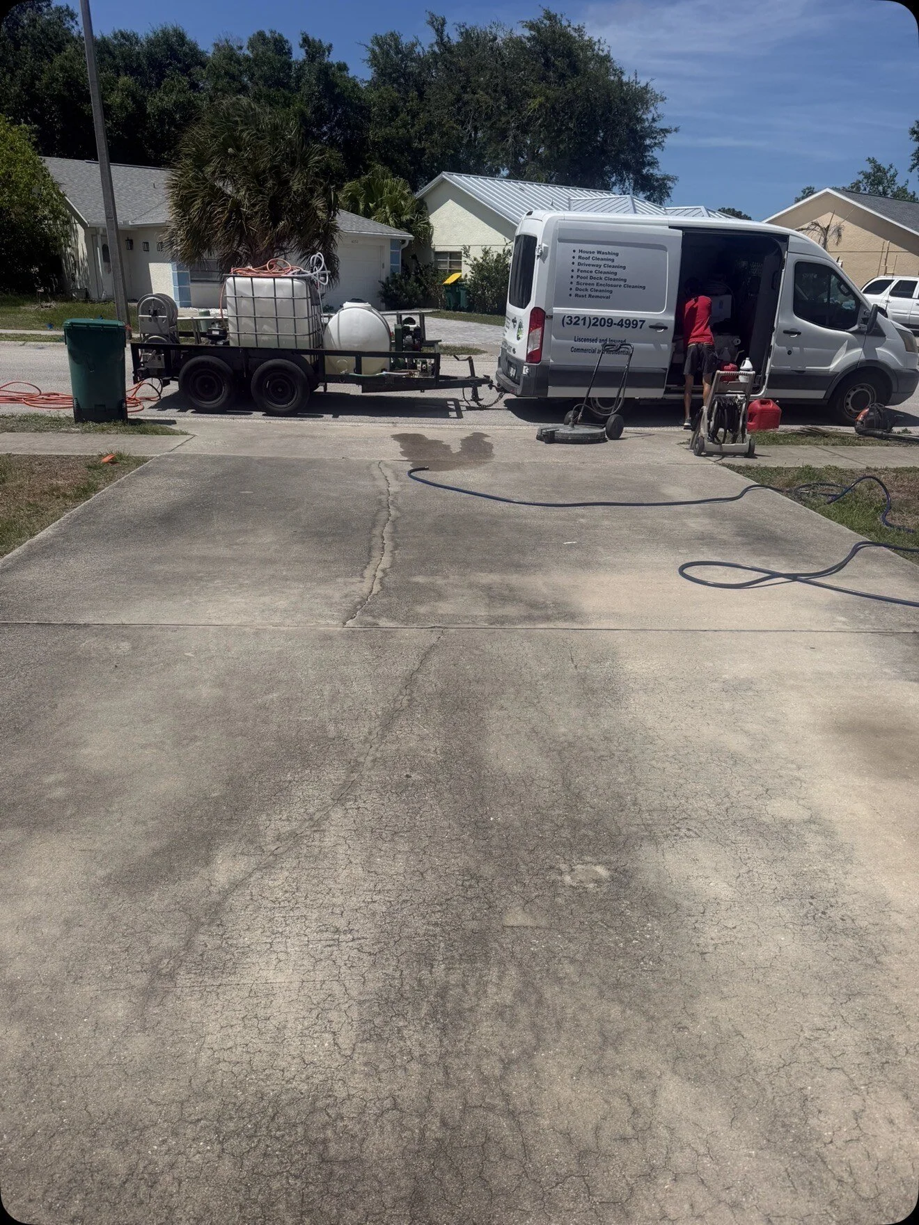 concrete-driveway-cleaning-before-after.jpg