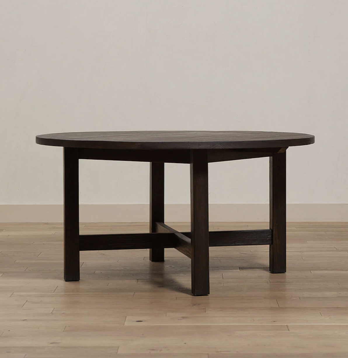 X-Base Round Dining Table