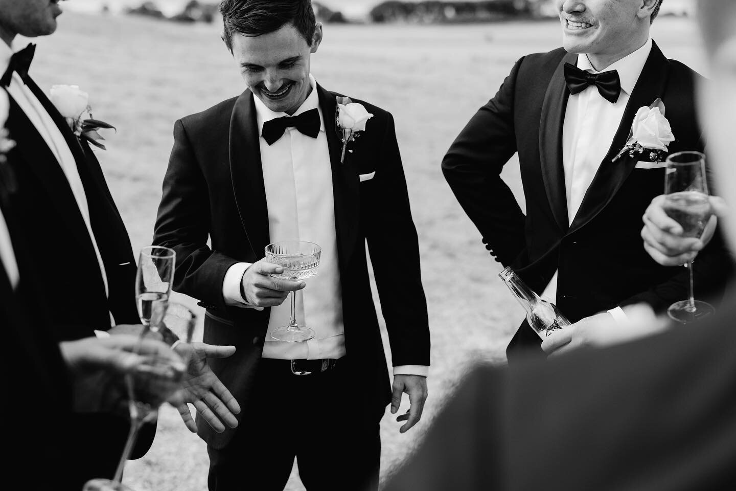 The fellas on the champas 🥂 keeping it classy ✨

#blacktiewedding #champagne #adelaideweddingphotographer #modernweddings #australiaweddingphotographer