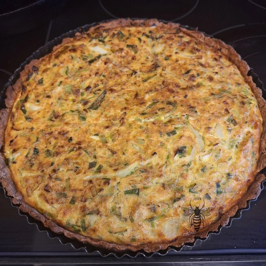 Rye-crust Tart with Goat Cheese and Leeks (Rugbrødstærte med gedeost og porrer)