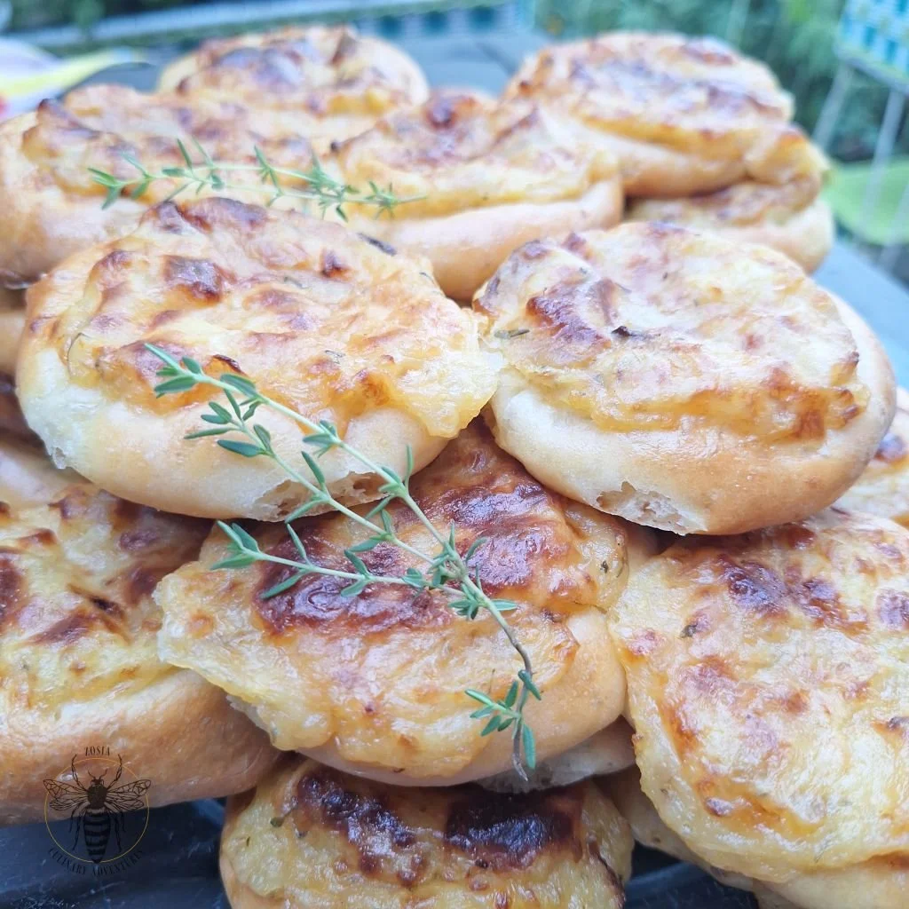 Savory Potato &amp; Cheddar Brioche Buns with Thyme and Onions