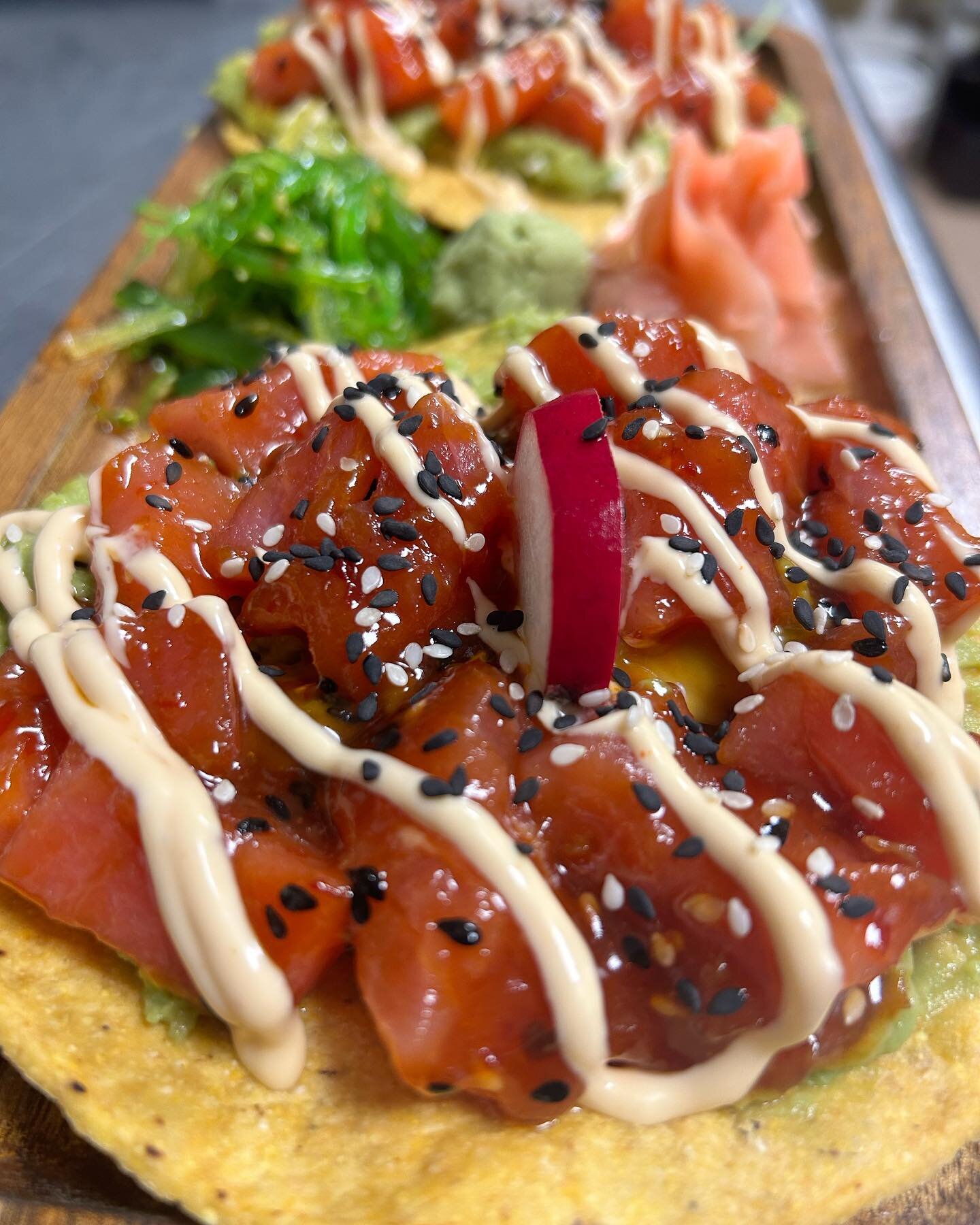 Have you tried our Tuna Tower yet?!
Spicy tuna, avocado, scallion and sesame on Masago Tostadas!
Come and get yours!
😋