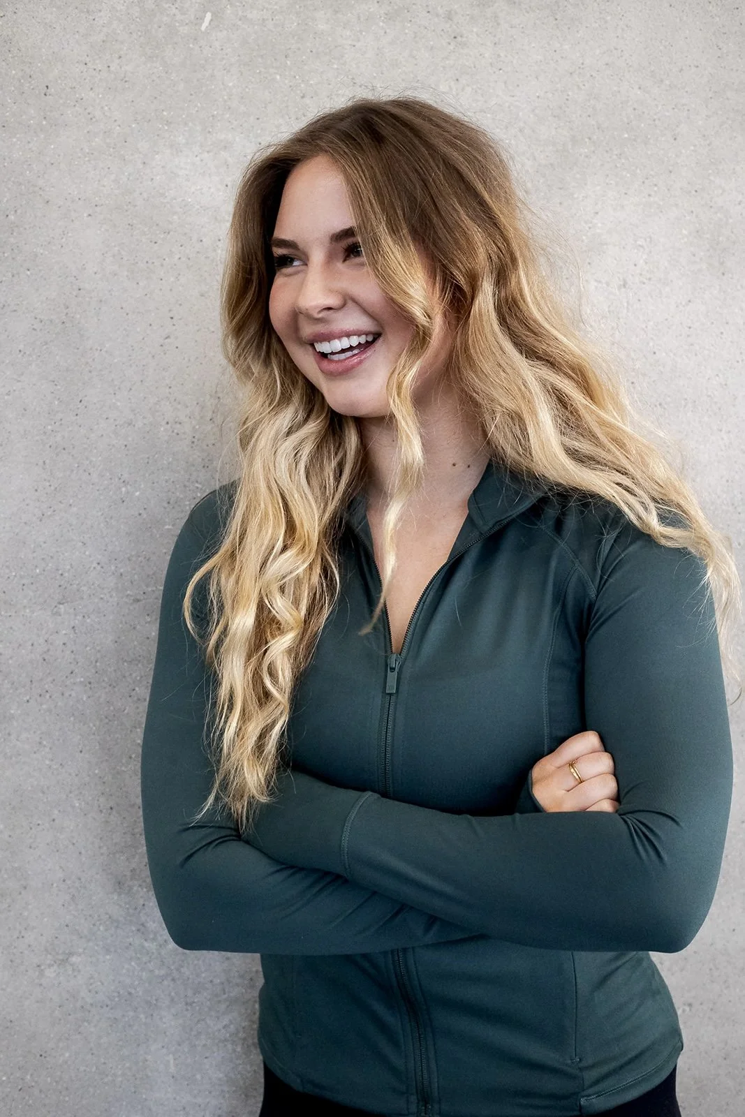  Ella 