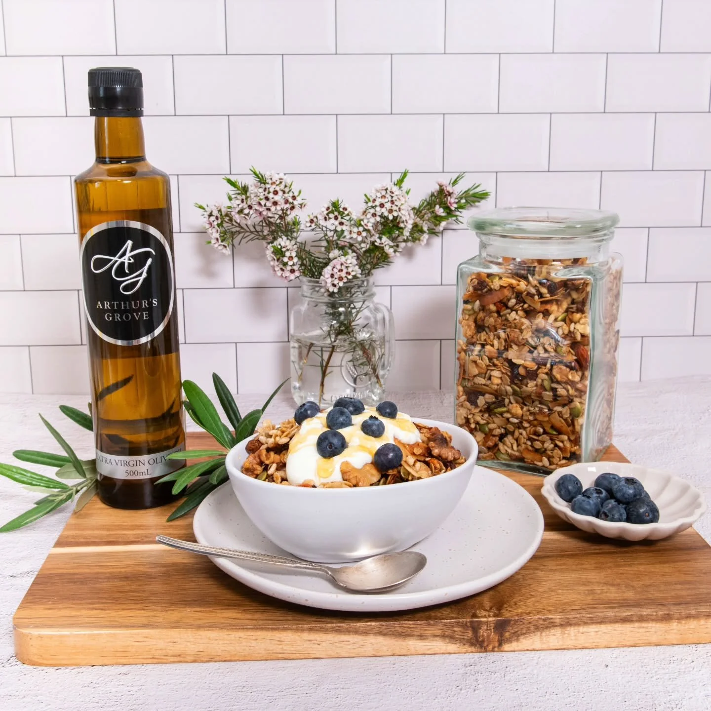 Here are three wonderful ways to use Arthur's Grove Extra Virgin Olive Oil or Olives 🫒 

See full recipes on our website or pick up a complimentary recipe card at our market stall soon!

Thanks Michelle @localgoodnesswa for your excellent, creative 