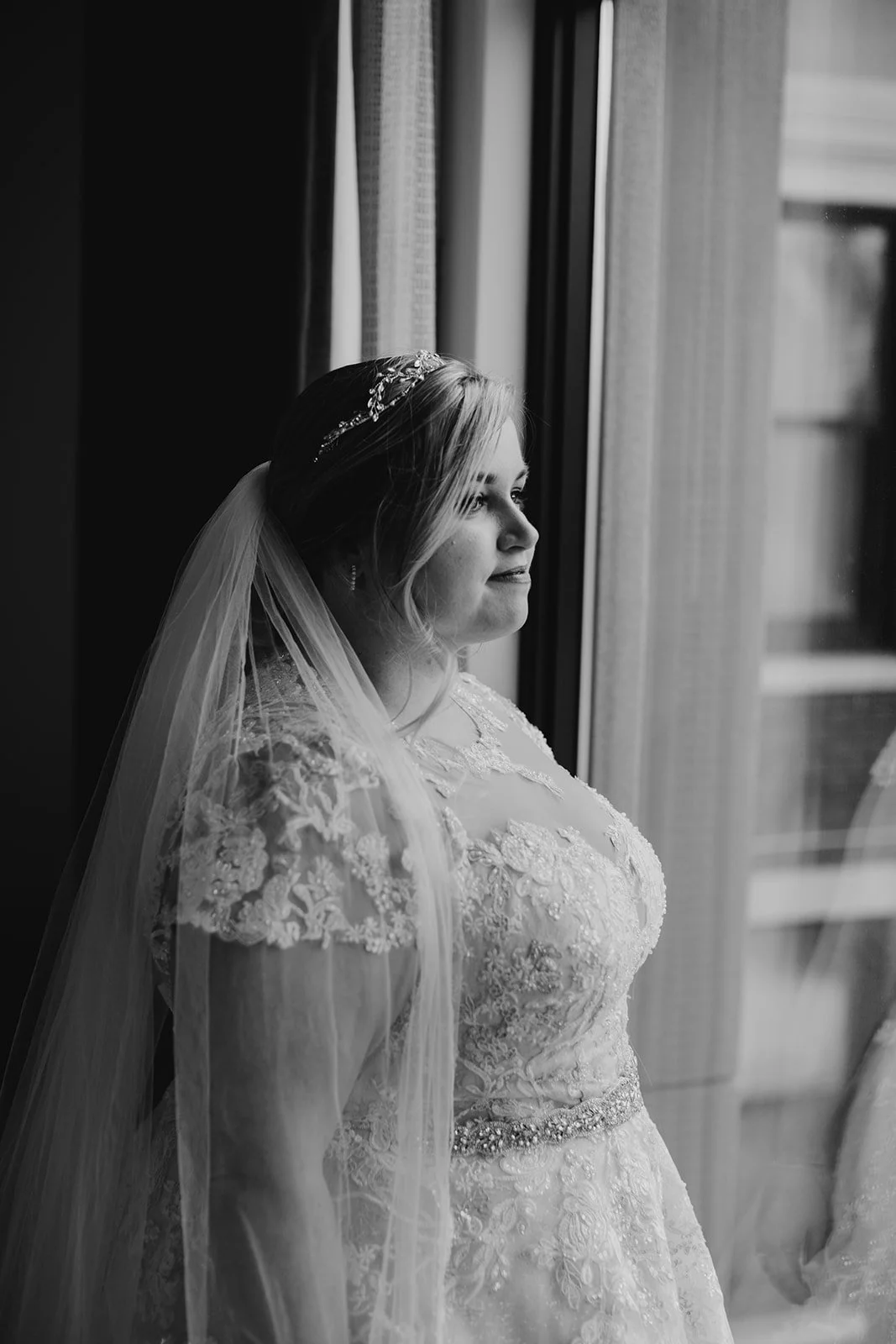 AllieKennethGettingReady-190_websize.jpg