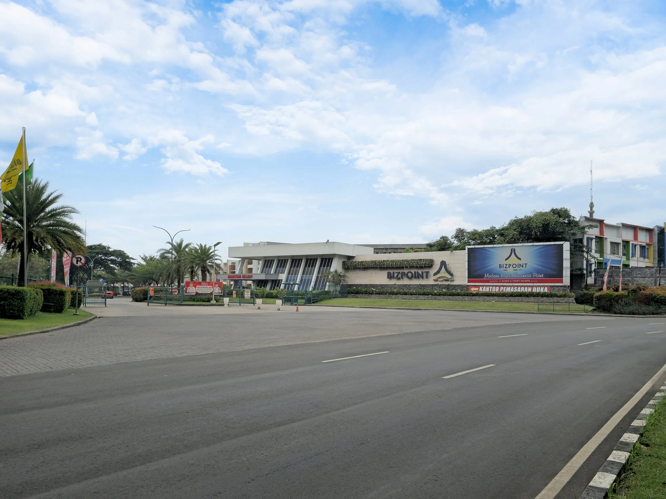 01 Main Gate Marketing.jpg