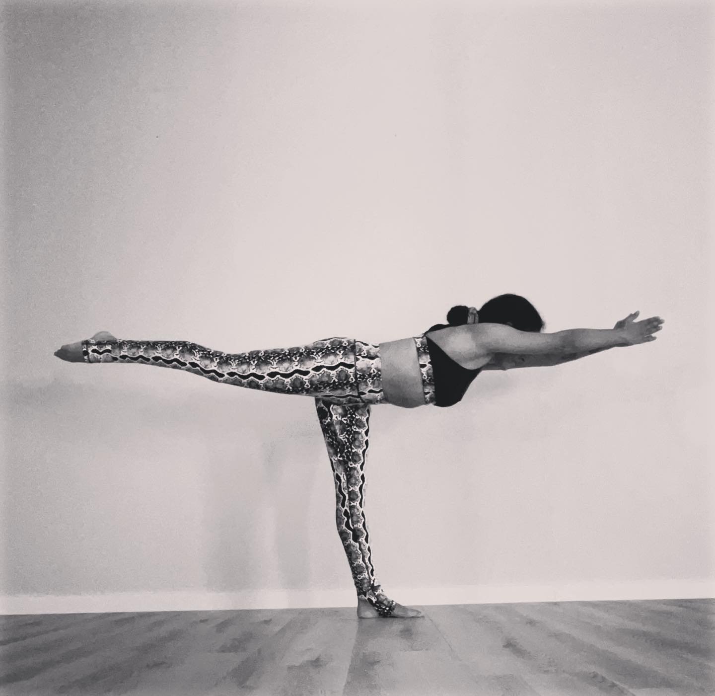 Stretch with Star 
Fridays 5pm 
$20 Cash on Arrival , no need to book
Suitable for all levels and abilities.

#stretch #stretchclass