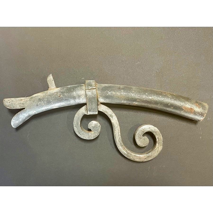 ANTIQUE IRON SPOUT