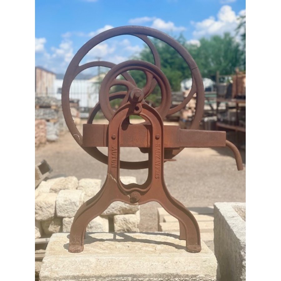 WROUGHT IRON WELLHEAD PULLEY