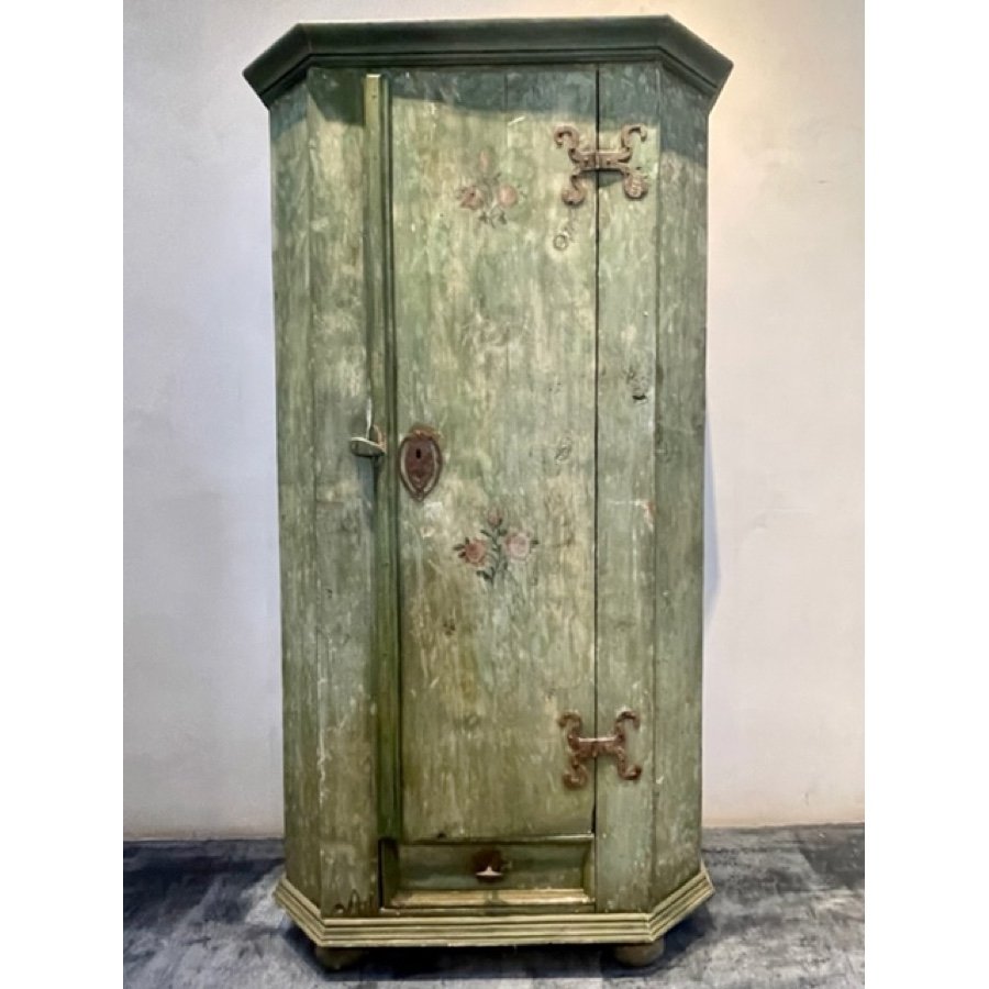 ANTIQUE ARMOIRE