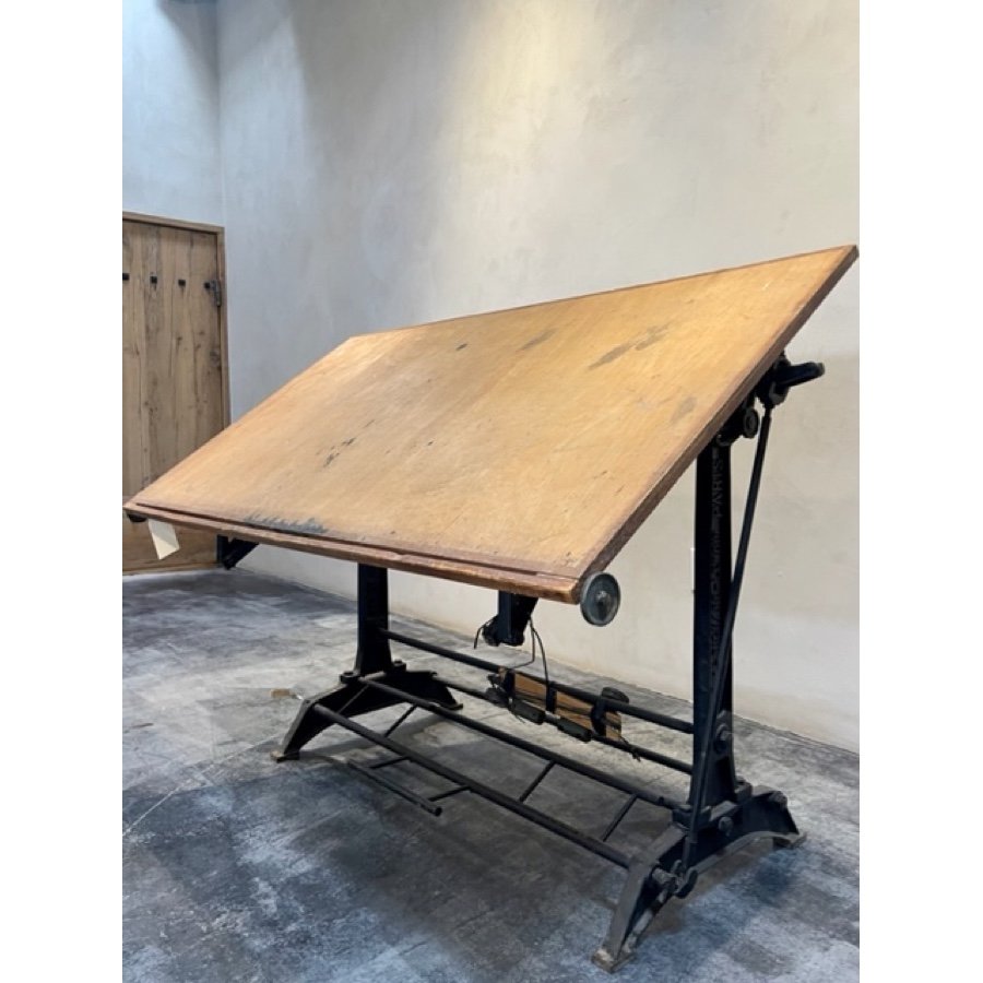 DRAFTING TABLE