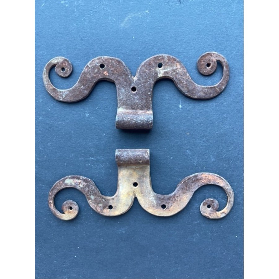 ANTIQUE DECORATIVE HINGES