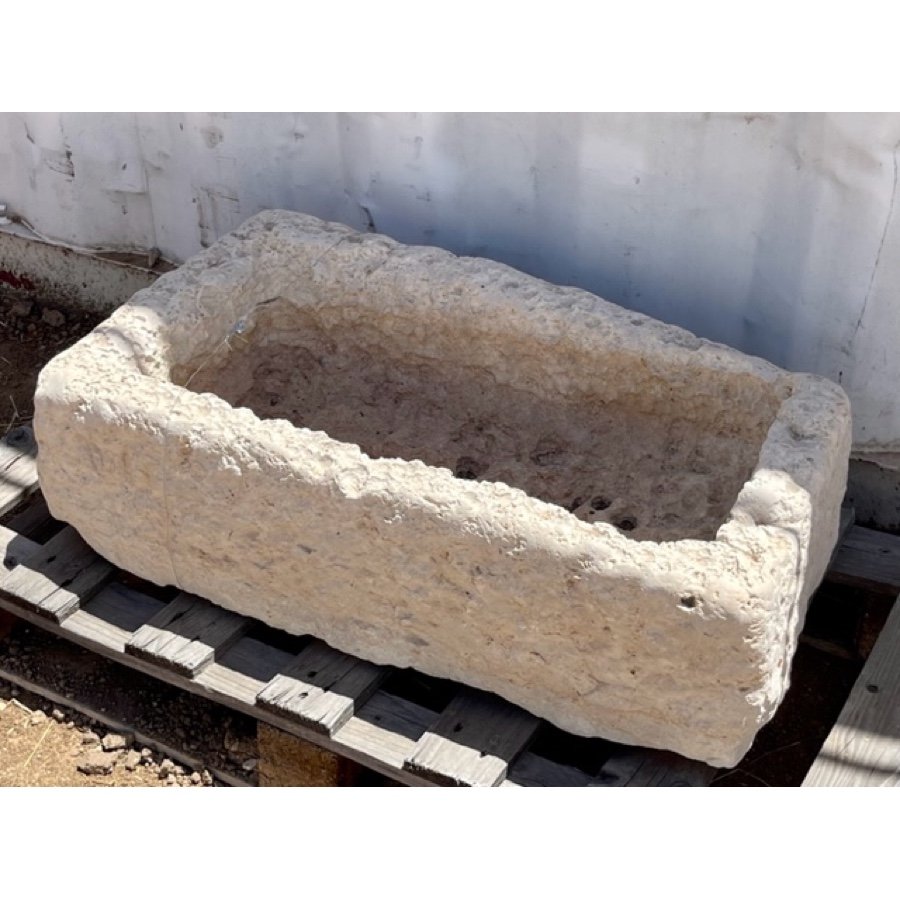 ANTIQUE LIMESTONE BASIN