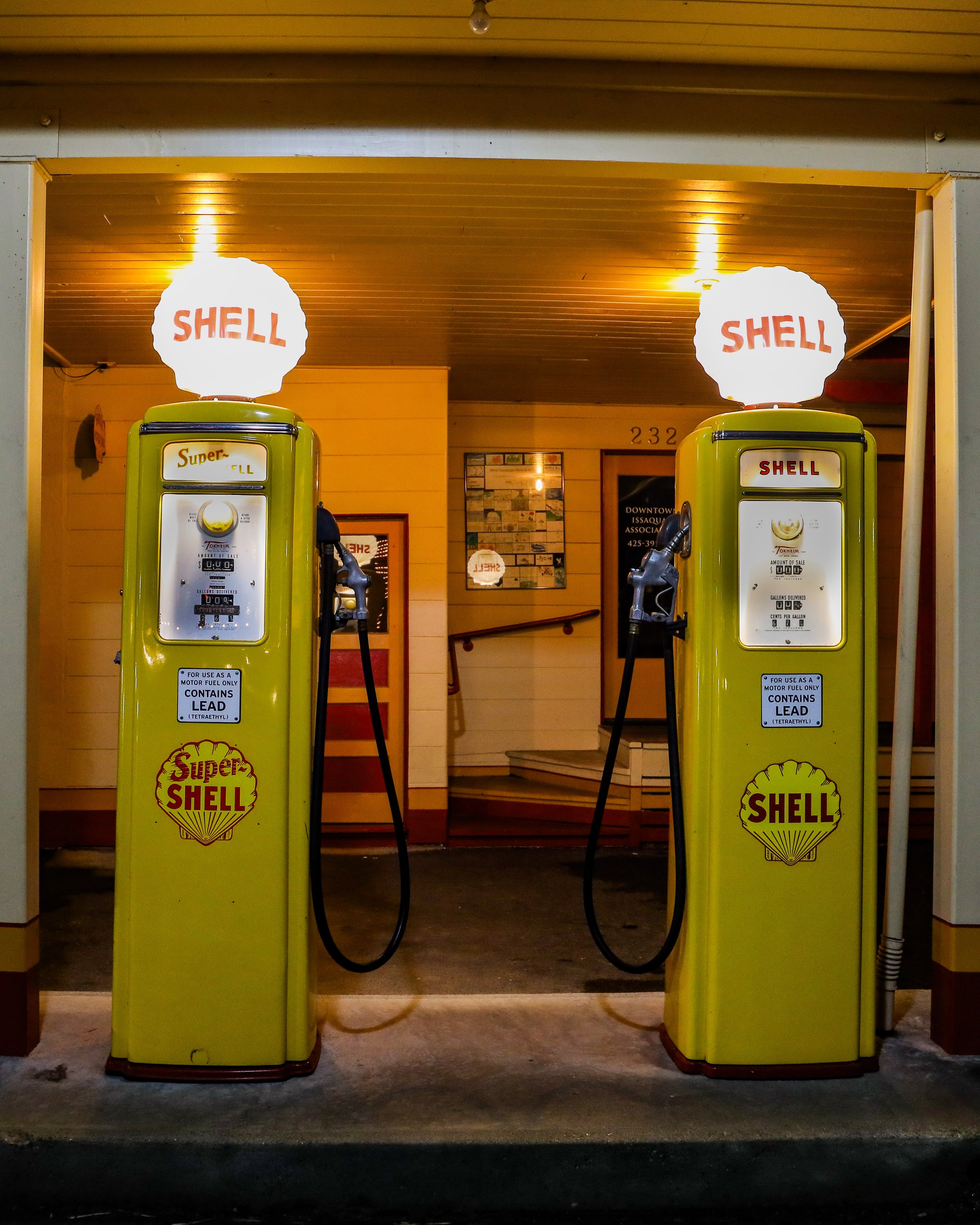 Shell Gas Station - Issaquah, Washington