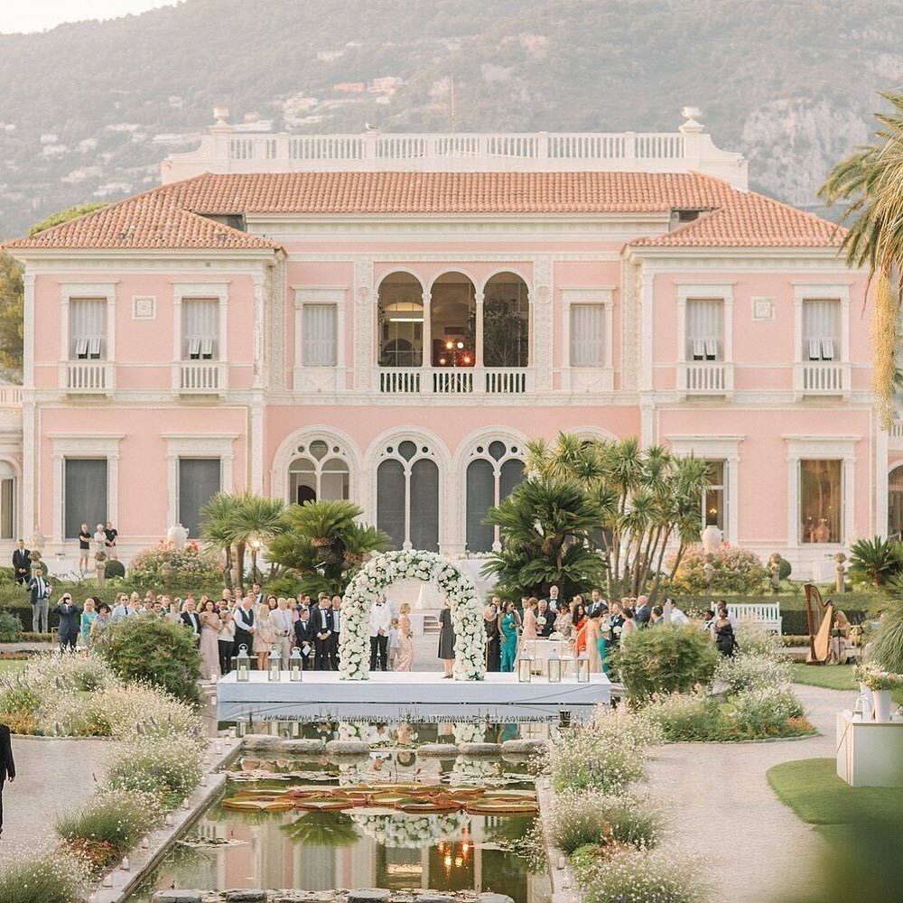 NEW BLOG POST | 30 of the Best Wedding Venues in the South of France 🇫🇷✨ 

We&rsquo;re rounded up 30 of the very best wedding venues in the South of France, so if you&rsquo;re planning a wedding there, then look no further! See them all via the lin