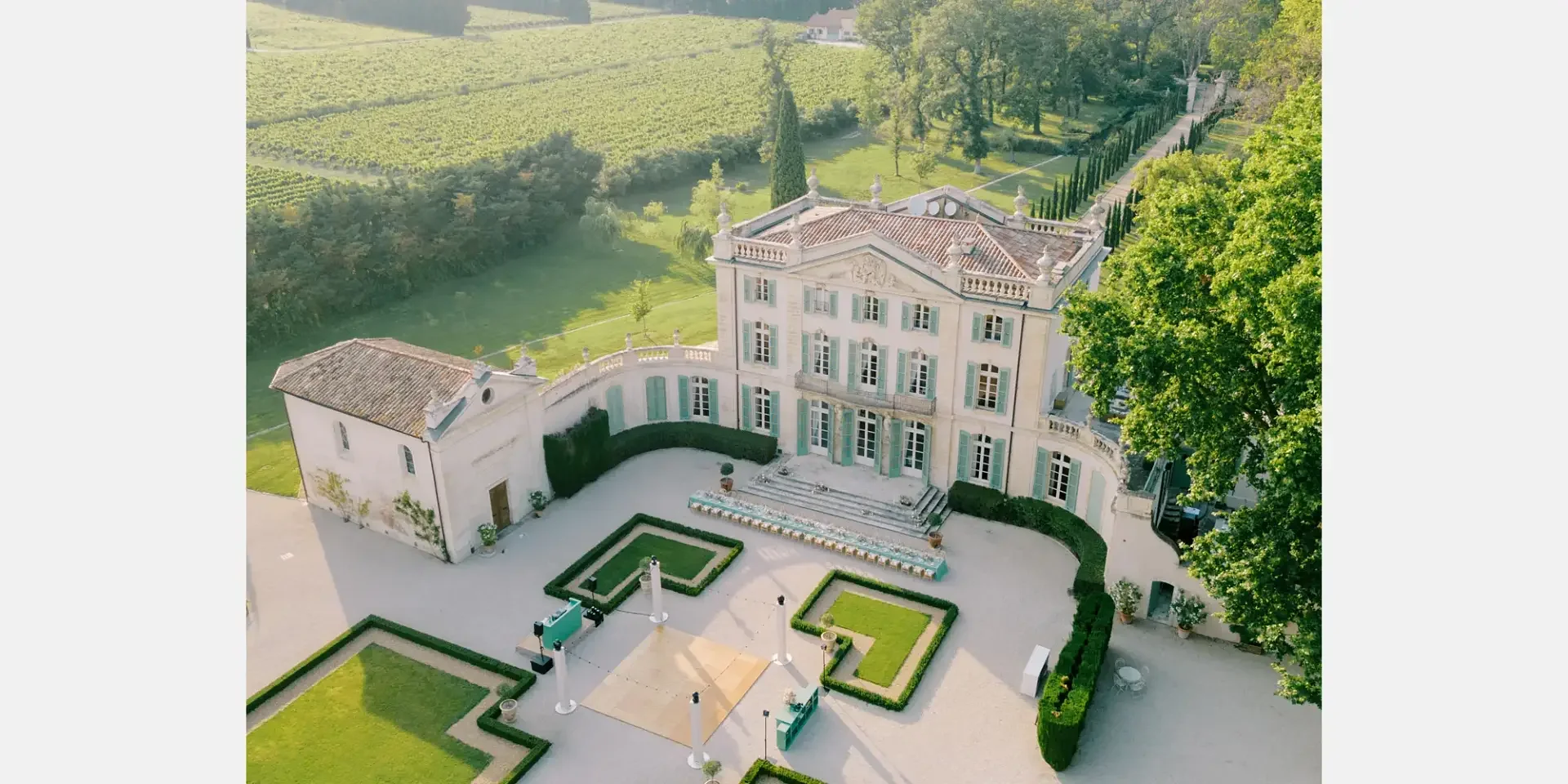 22-chateau-de-tourreau-wedding-provence-luxury.webp