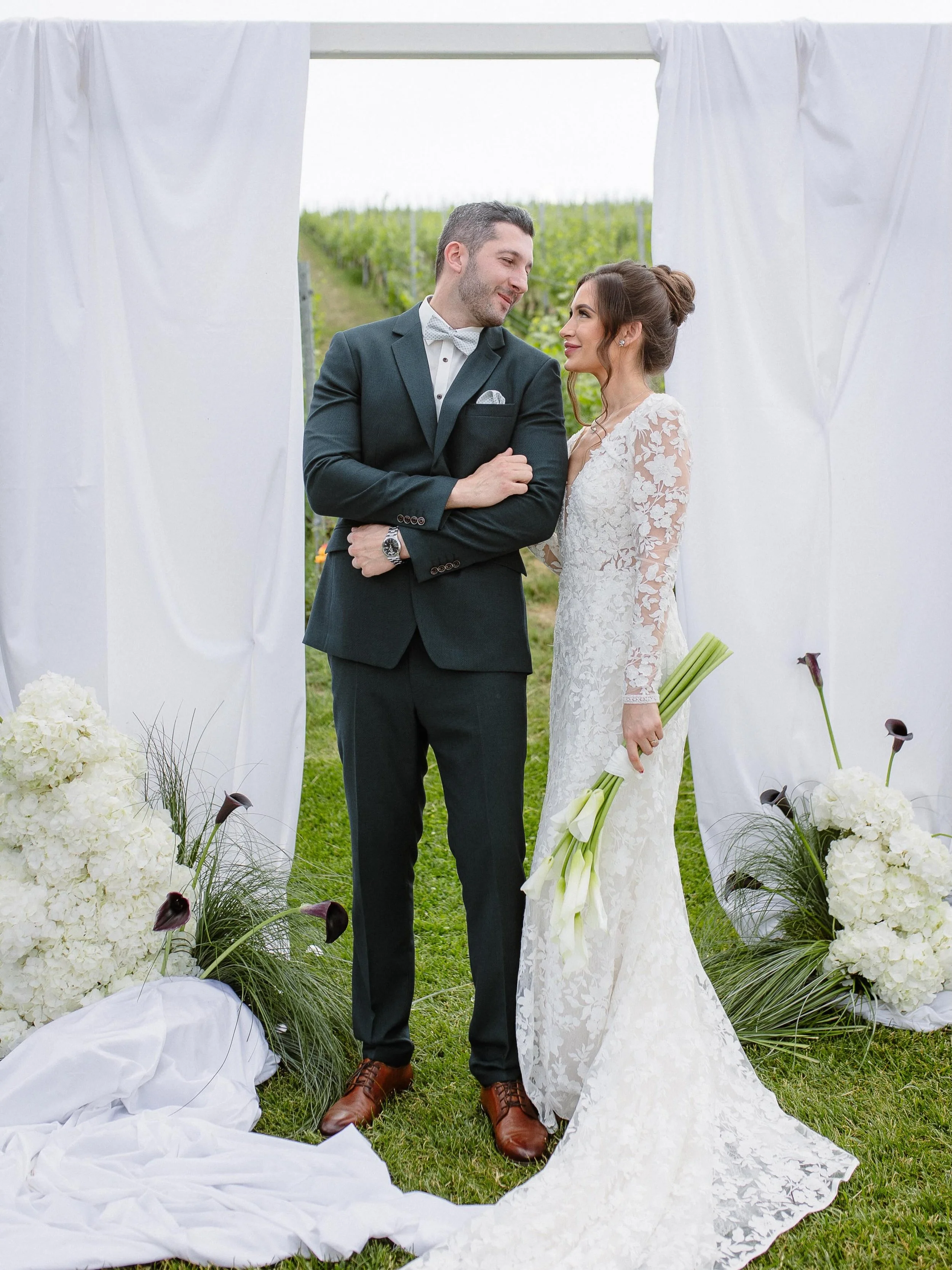 Feels like forever 🤍

Lovers: @annamaria_markoczy x @blorincz_ 

Dream Crew 🫶🏻:
Planning: @weddingsbylillakalmar 
Venue: @rokusfalvy_etyek 
Catering: @budapestpartyservice 
Photo: @whiteblossomwedding 
Film: @balsaydorina 
Decor: @breeze