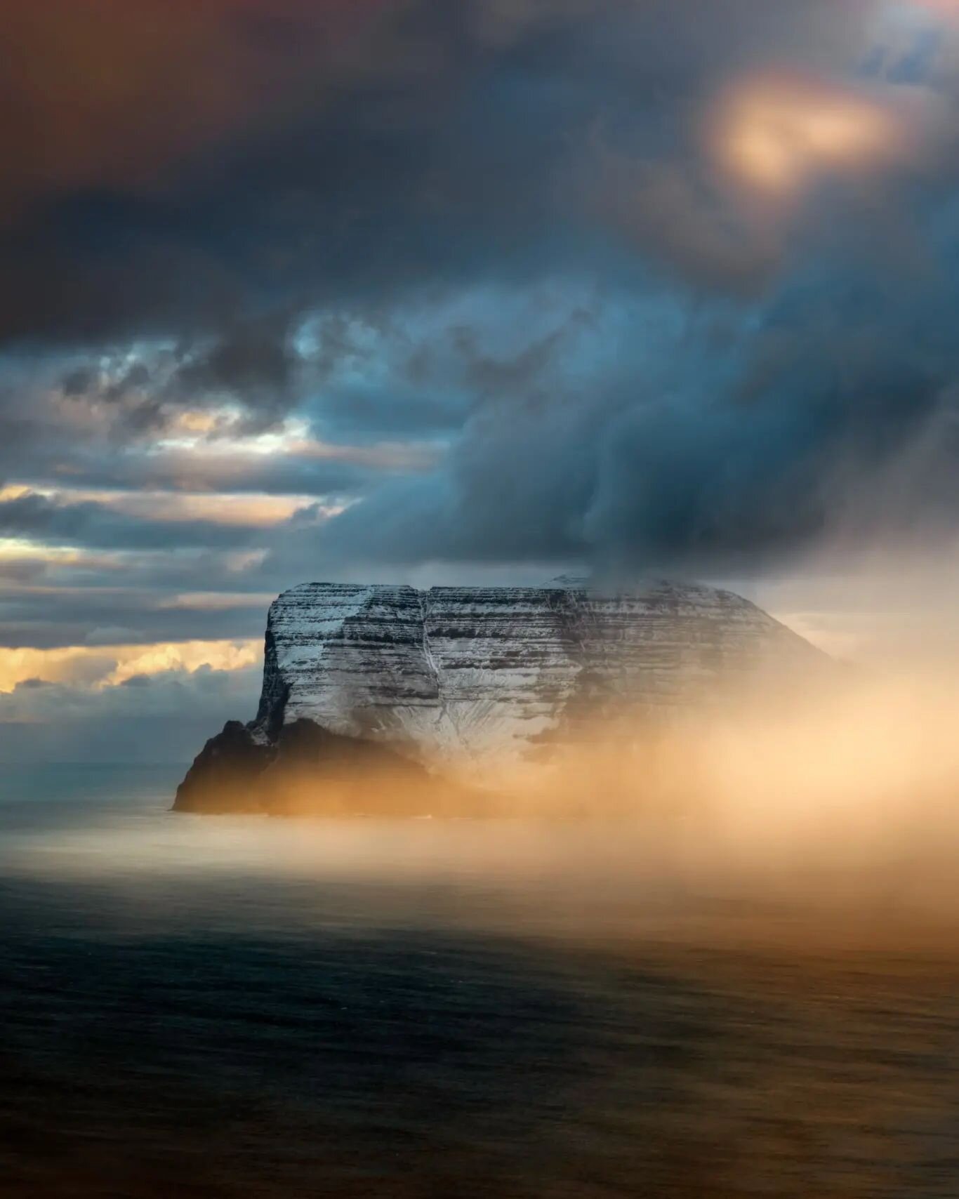 Happy easter, everyone!
Here's to longer and brighter days. The islands are waking up from their winter slumber ✨
.
.
.
.
#faroeislands #f #visitfaroeislands #faroe #nature #travel #faroeisland #travelphotography #landscape #royar #faroeislandshiking