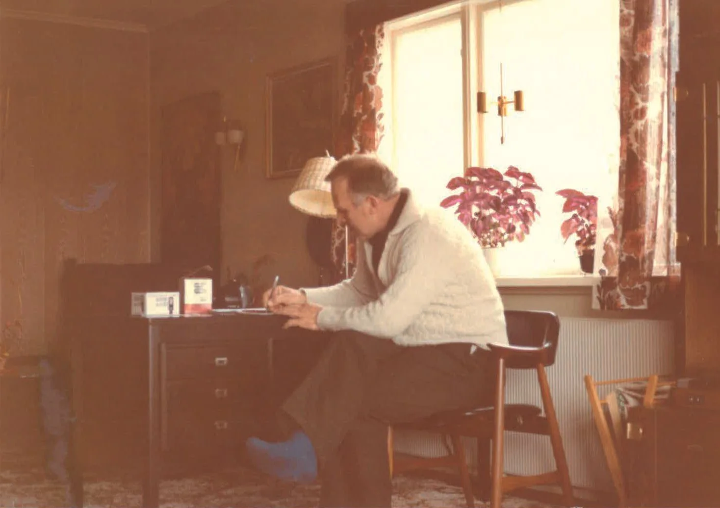 Kåre med kontorpulten