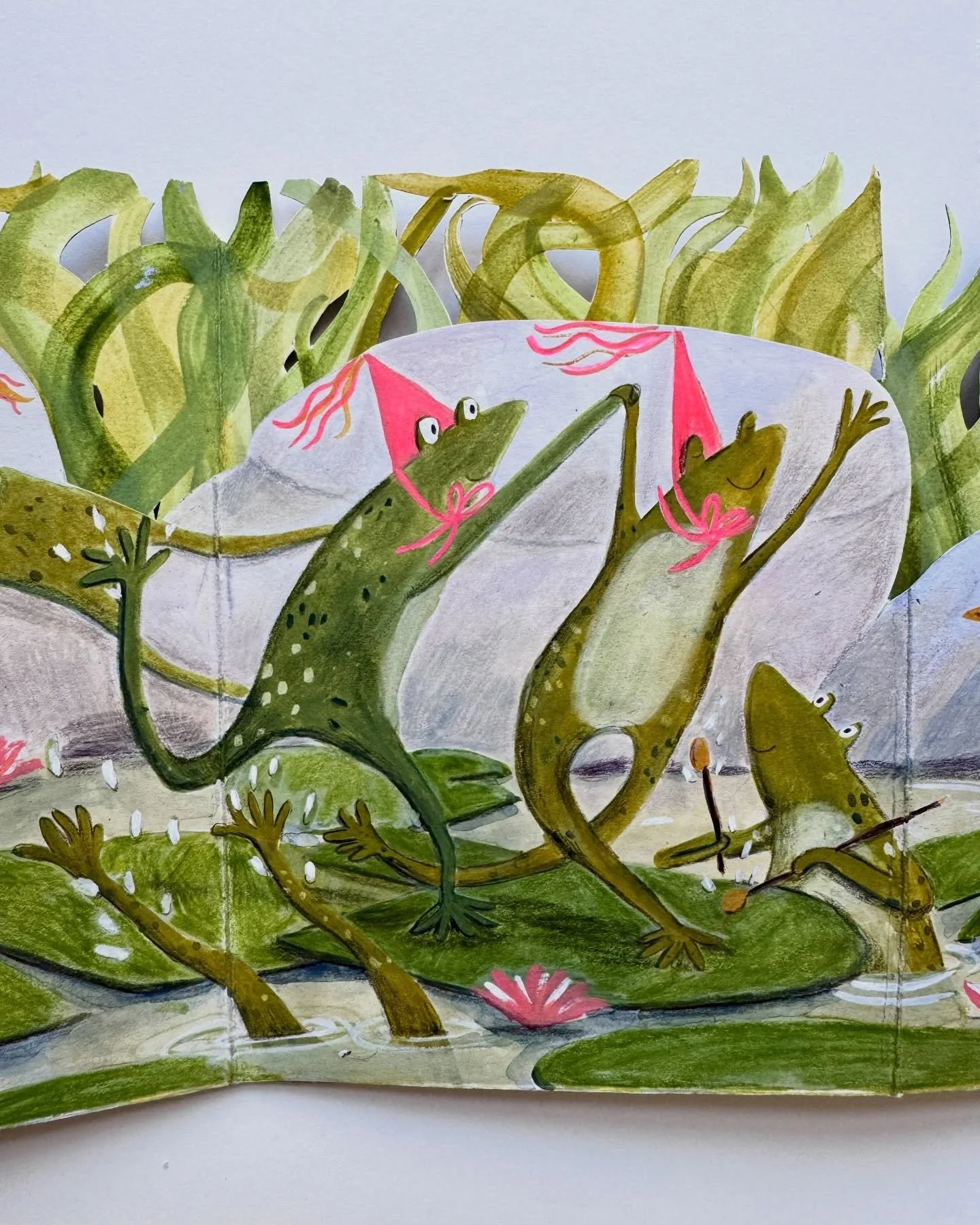 Party at the pond 💚🐸🌱🪲🌿

The little bits of sunshine we&rsquo;ve been having have felt soooooo gooooddddd lately and all I want to do is sit outside with a cold cold drink and also a coffee, always a coffee 😅 🌞 

I made this little folded book