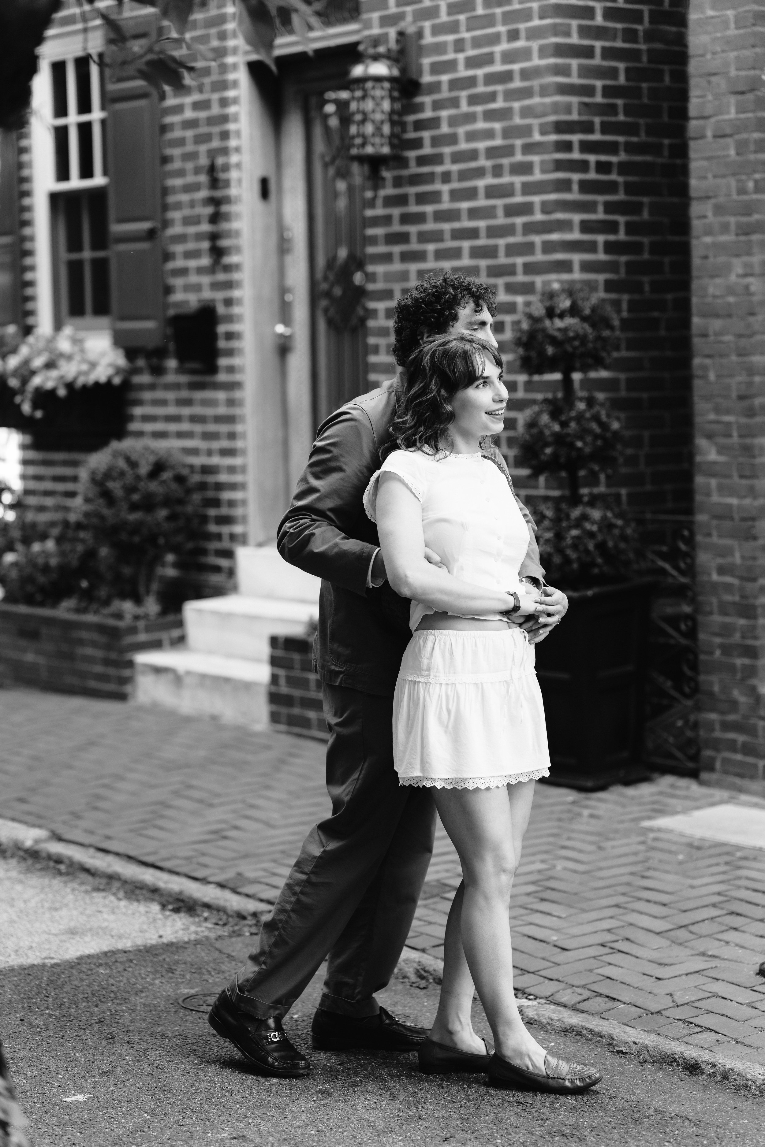 512264-39-39.709 PM_Leslie+JoshPhiladelphiaEngagement_0167-Copy1.jpg