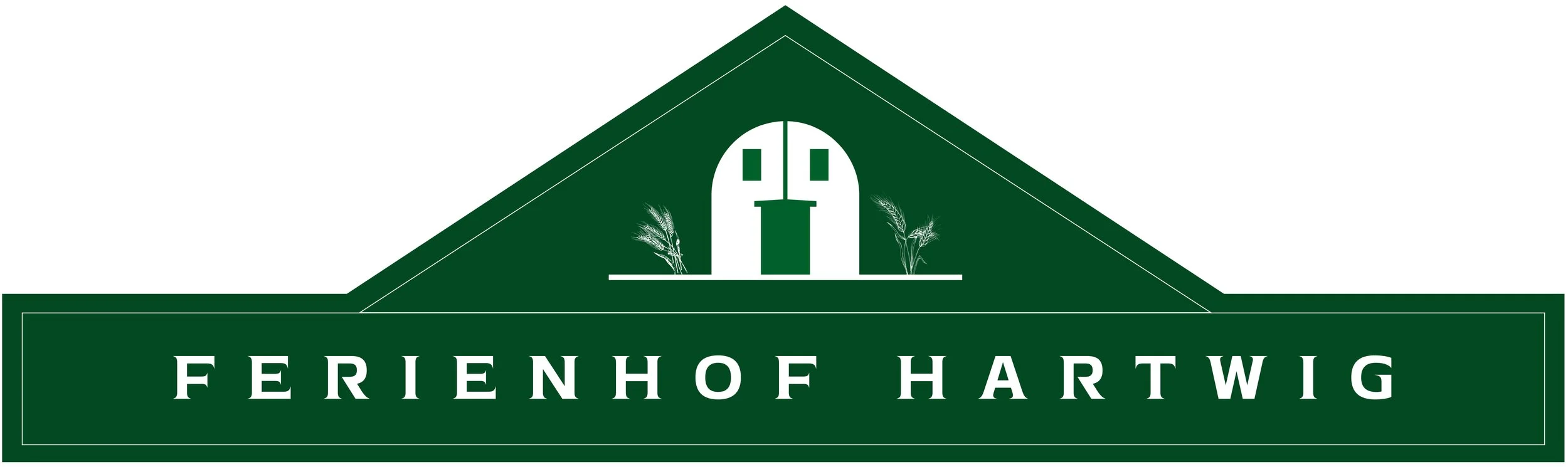 Grünes Logo mit einem stilisierten Bauernhaus und dem Text »Feriendorf Hartwig« darunter.