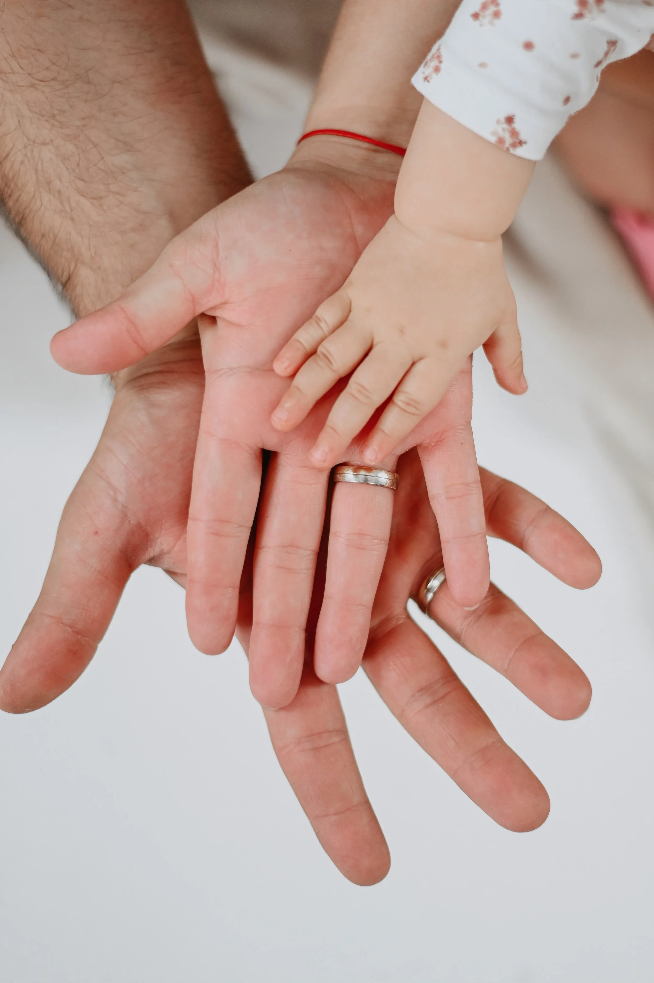 stúdiós családi fotózás kisbabával