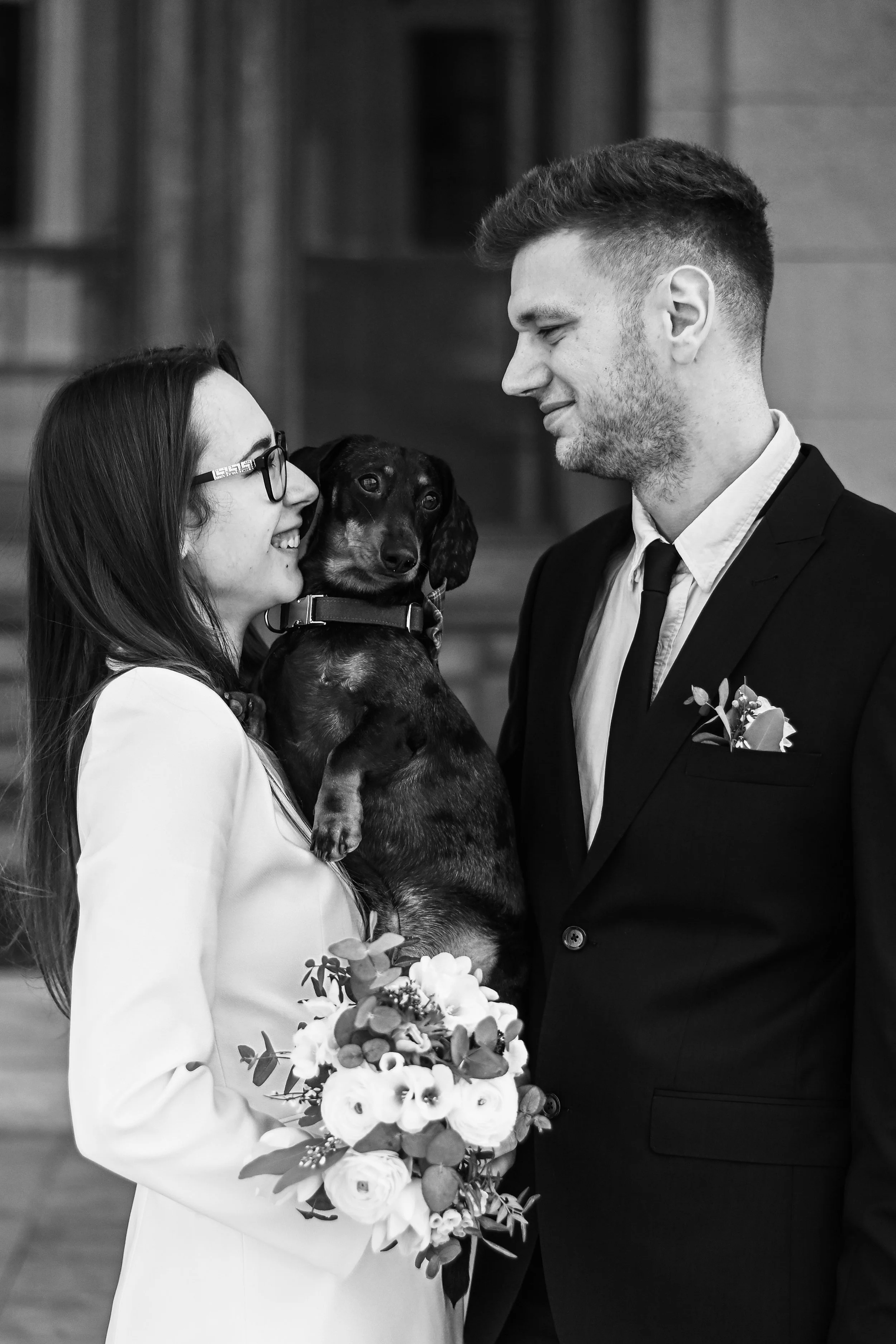 kültéri esküvői kreatív fotózás kutyával  Sopron