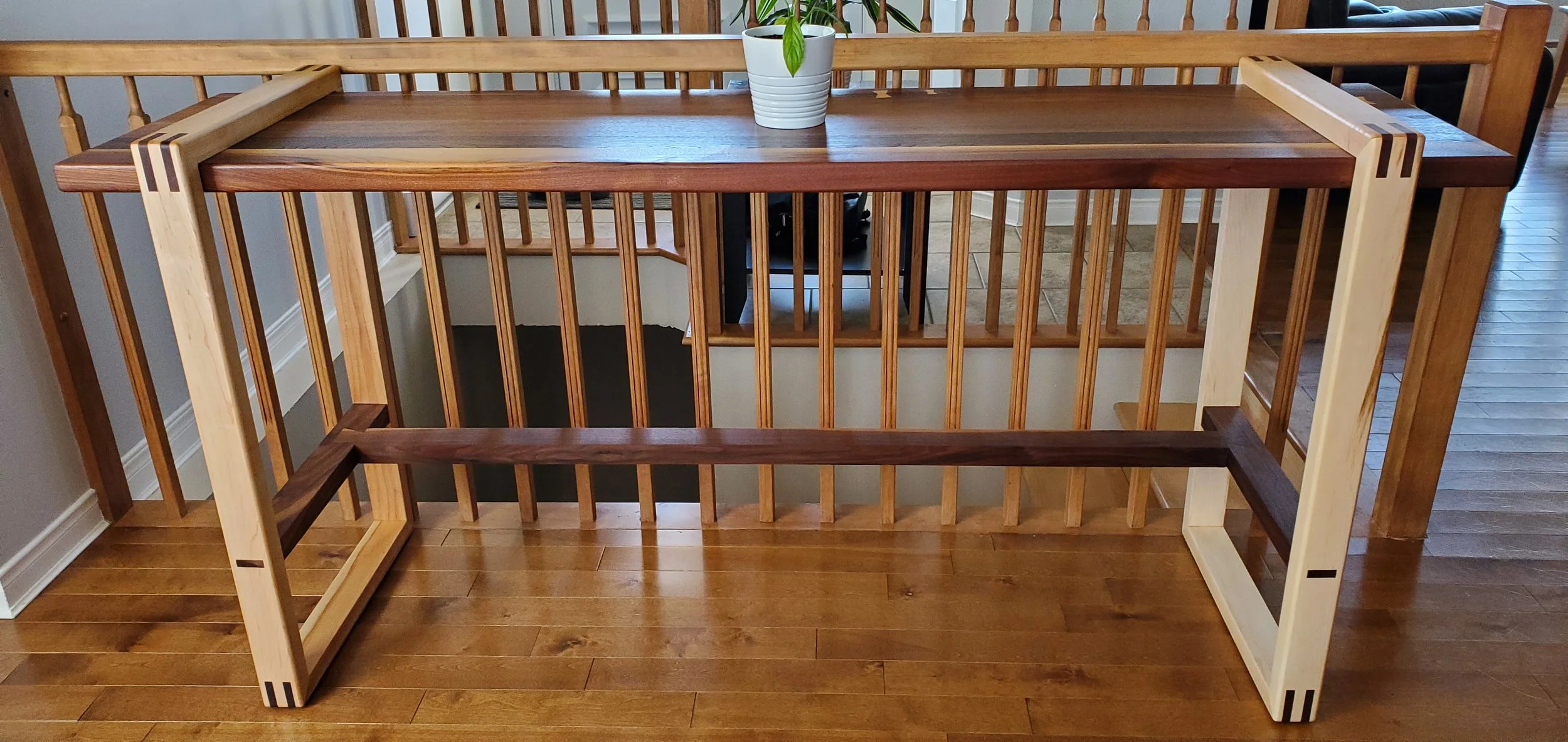 Table Buffet en Noyer et Érable