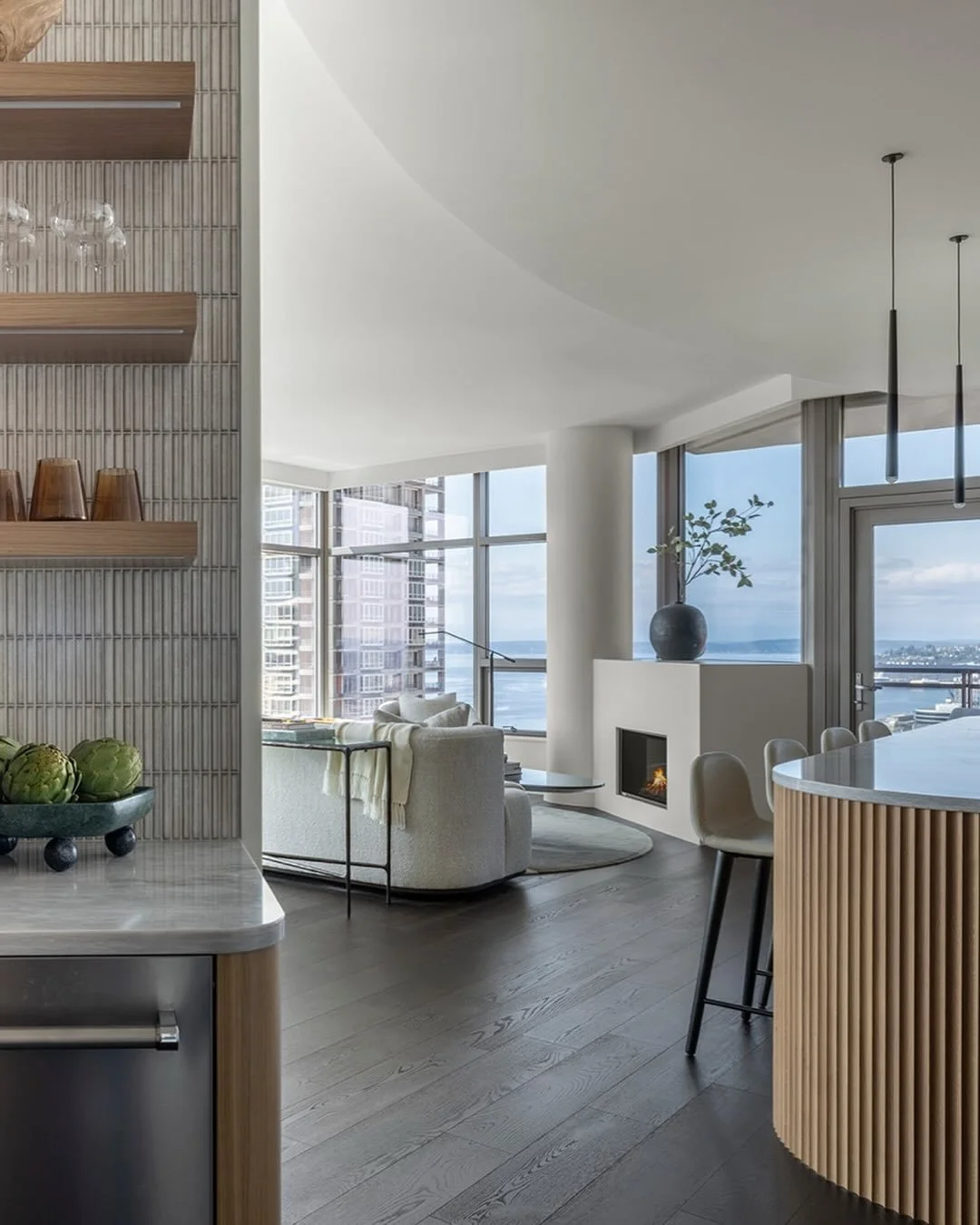 When you finish a project like this you just have to take a moment to admire the hours upon hours of thoughtful design and execution it took to get here. I am grateful.

Interior Design: @nicolehopperinteriors 
Builder: @remontconstruction 
Photograp