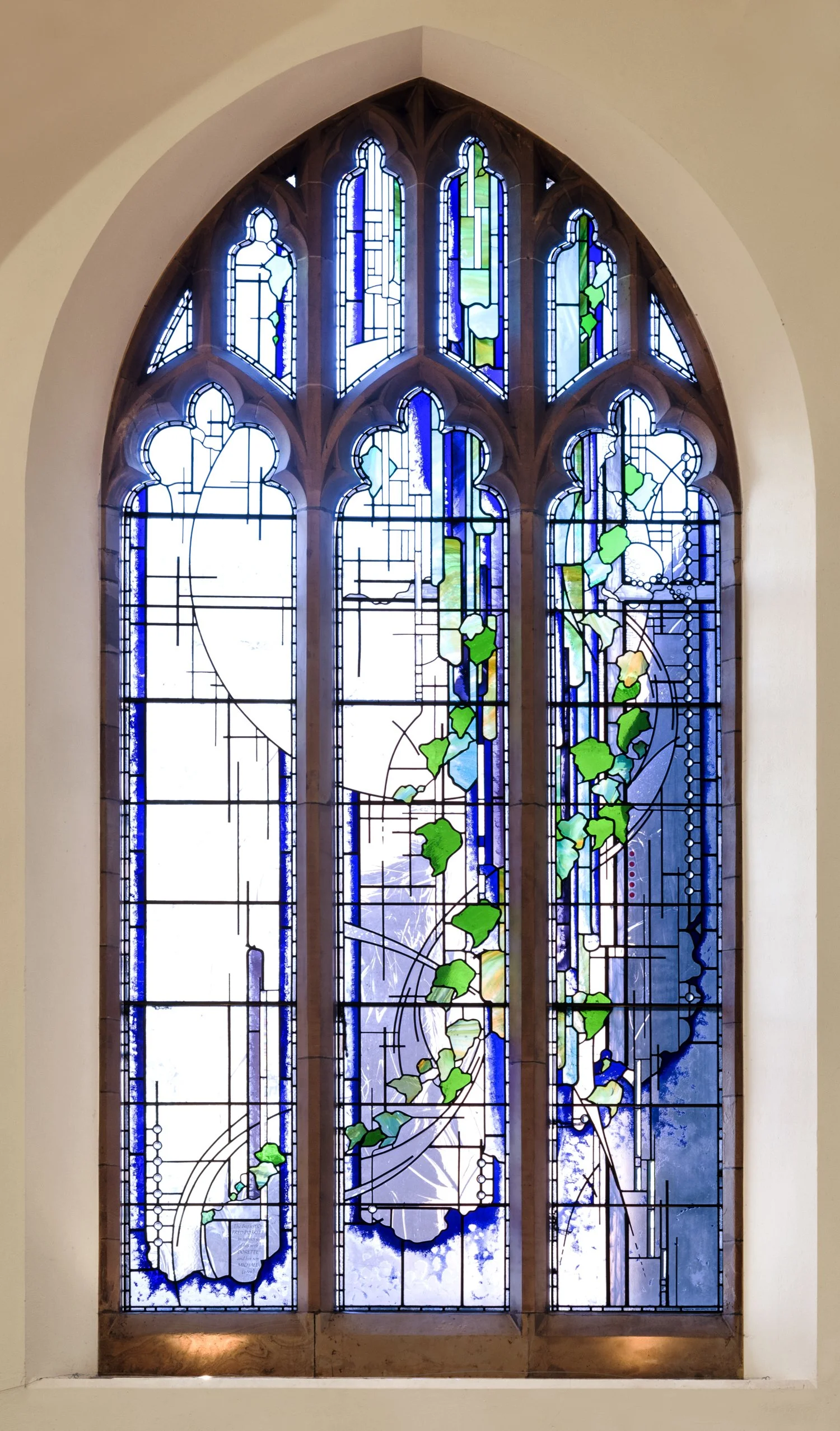 Stained glass for churches by Ann Smyth in Northern Ireland — Stained glass artist Ann Smyth