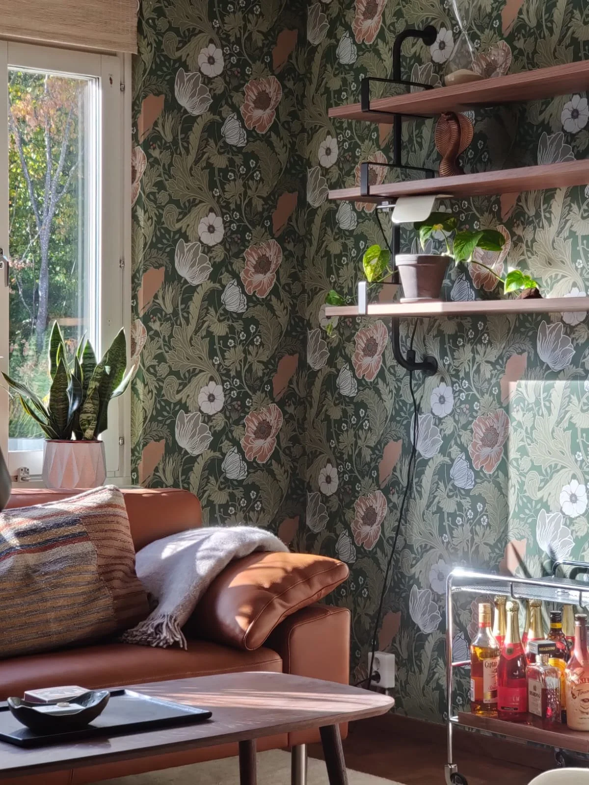 vardagsrum i mid century design.jpeg