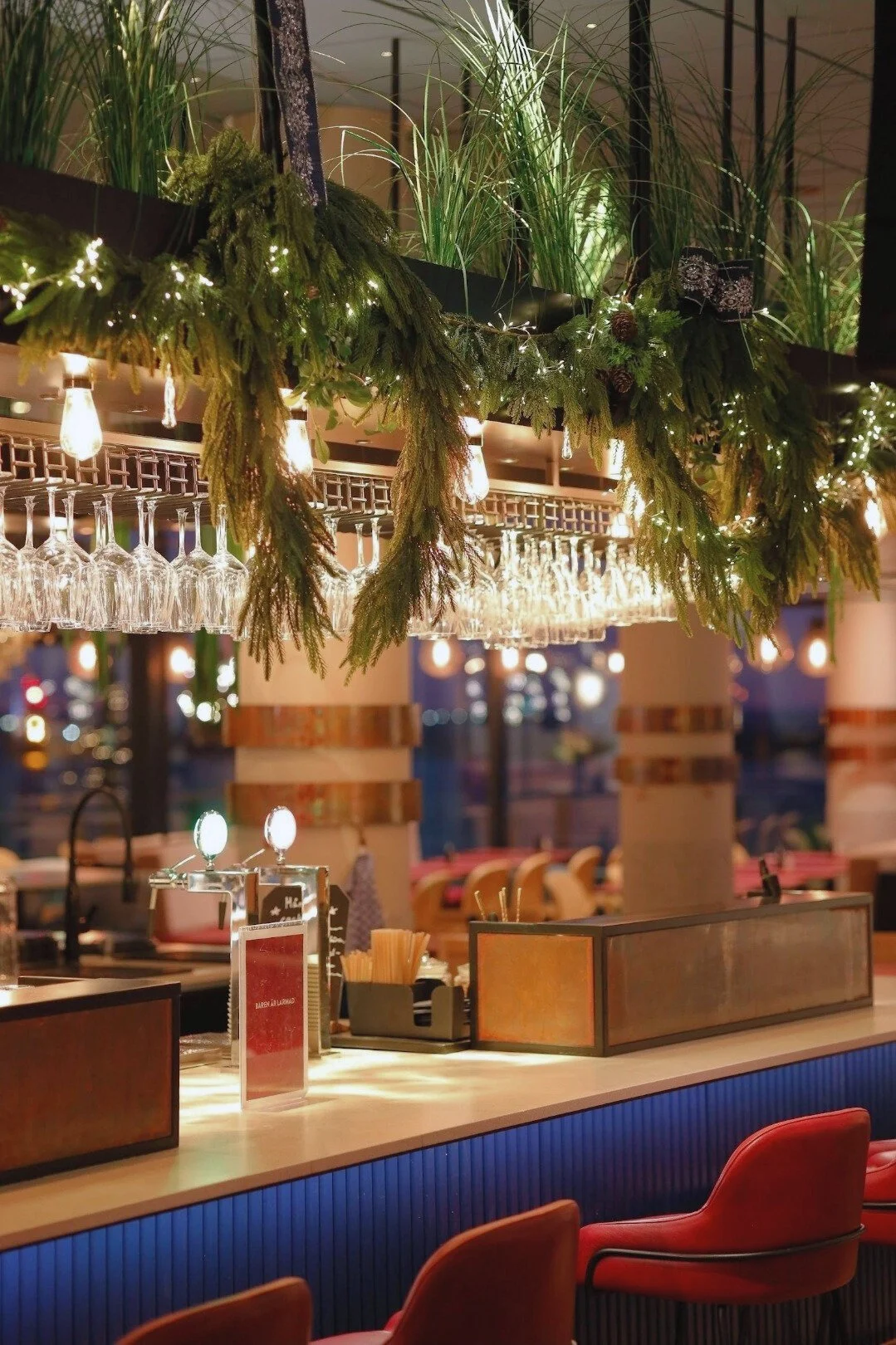 Scandic hotellbar dekorerad till jul