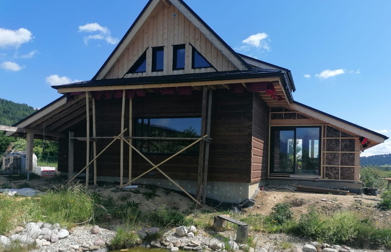 painted cabin fasade