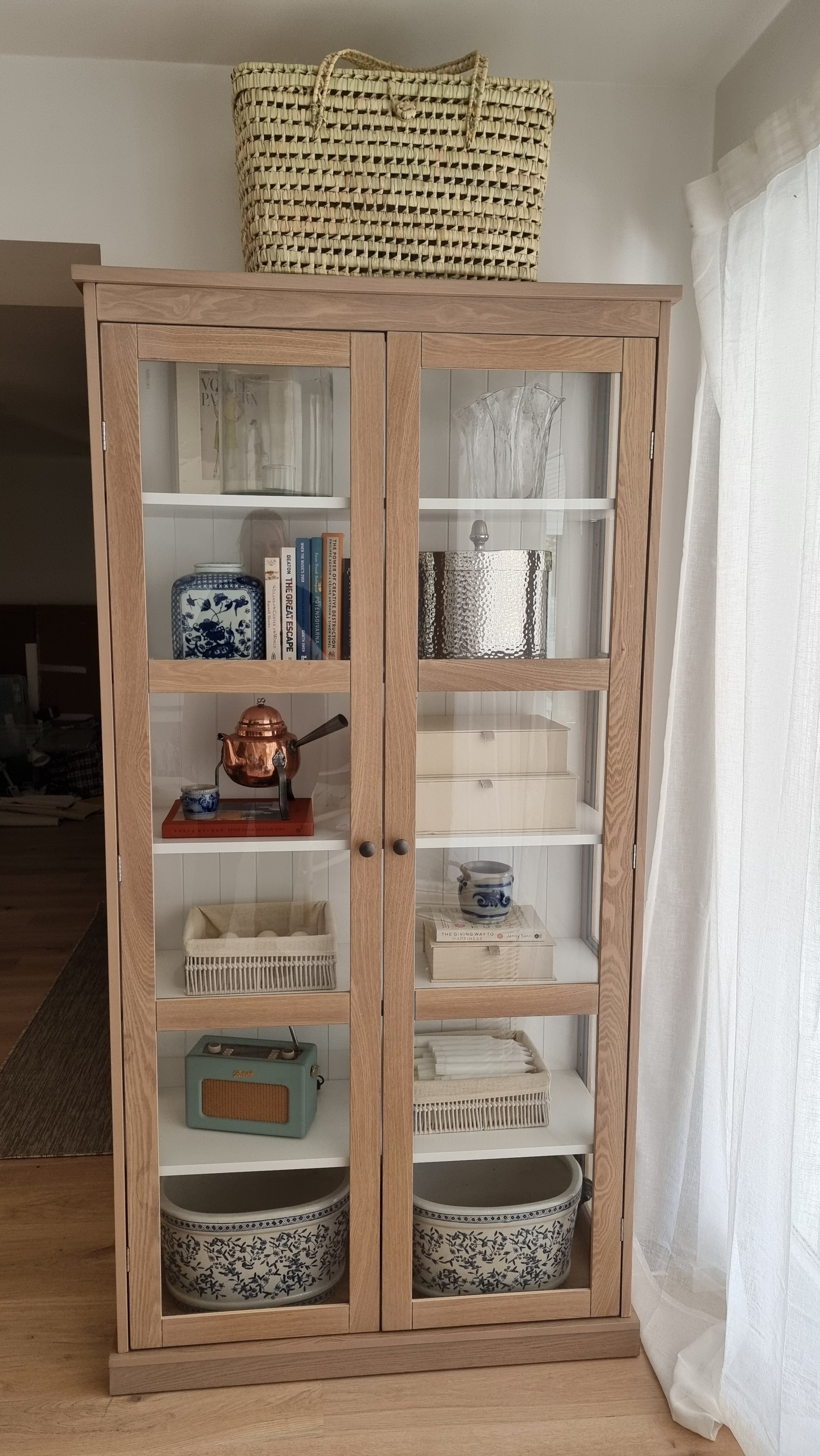 styling coastal interior design.jpg