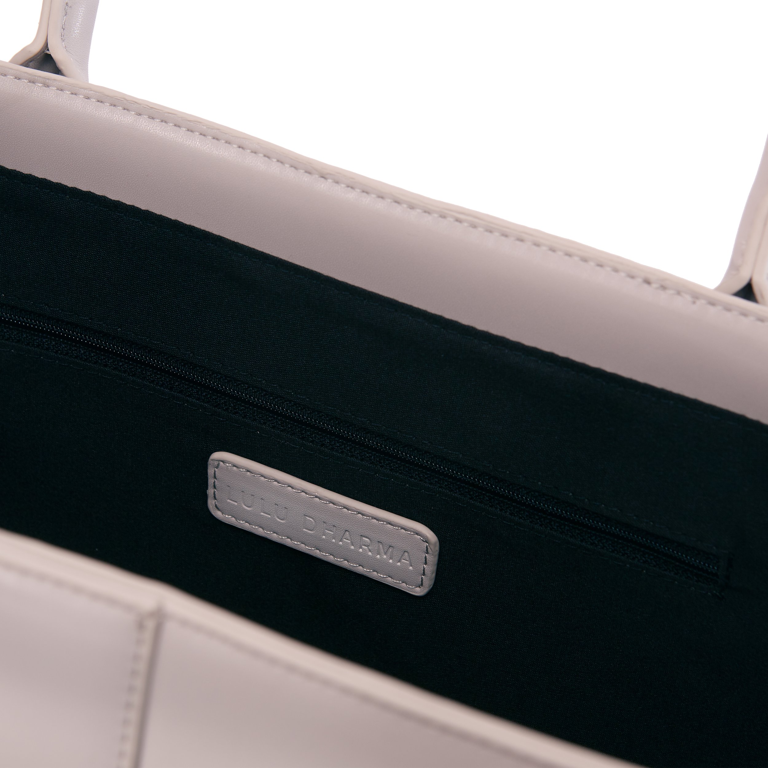 LDTB54J10OS_LightGray Buckle Tote Interior.jpg