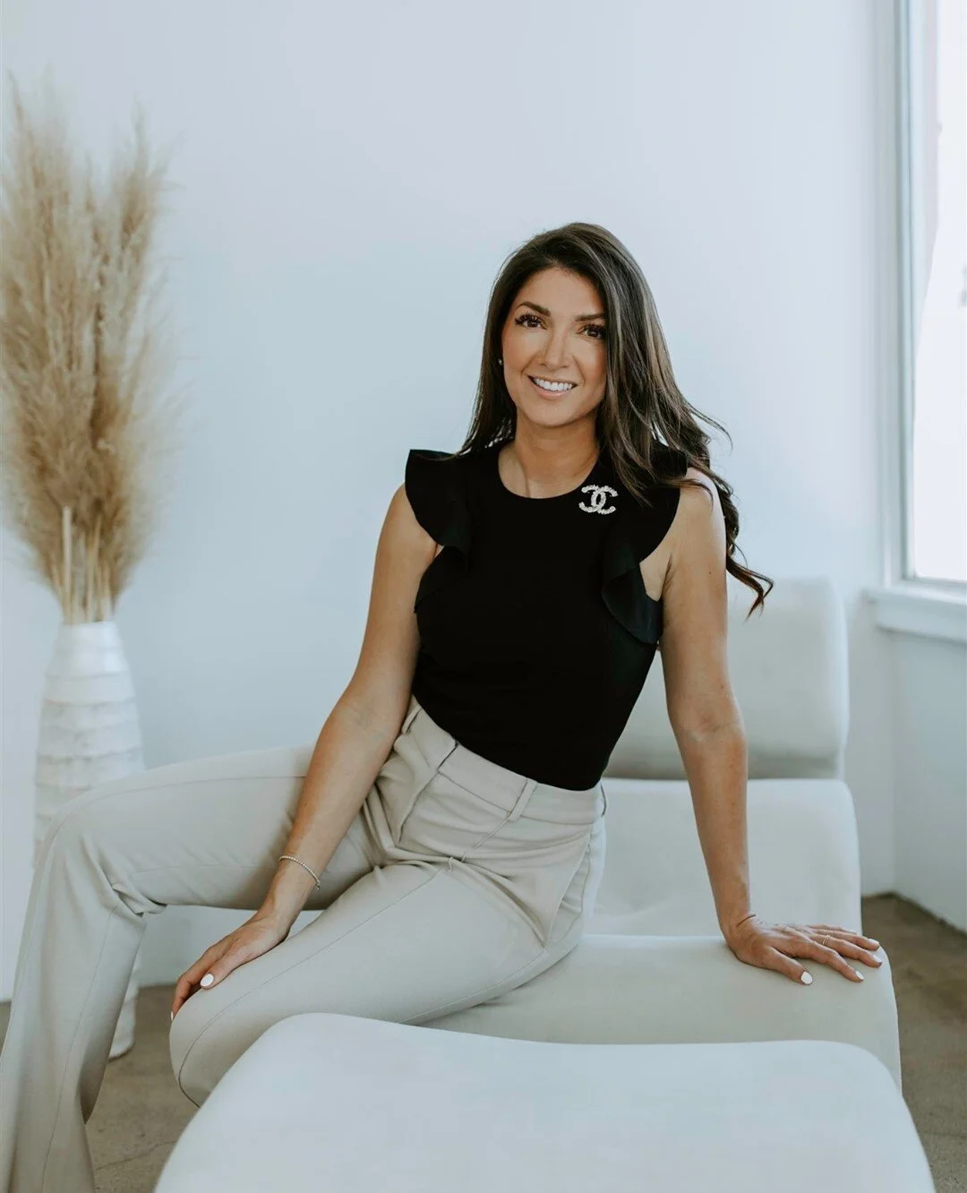 Amber here with a little hiring hack for my fellow business owners. 🤓⁠
⁠
Set a trap. (It's not as evil as it sounds, I swear.)⁠
⁠
On my Linkedin job postings, I say "If you want to apply, do not apply through Linkedin. Instead, follow this Goog