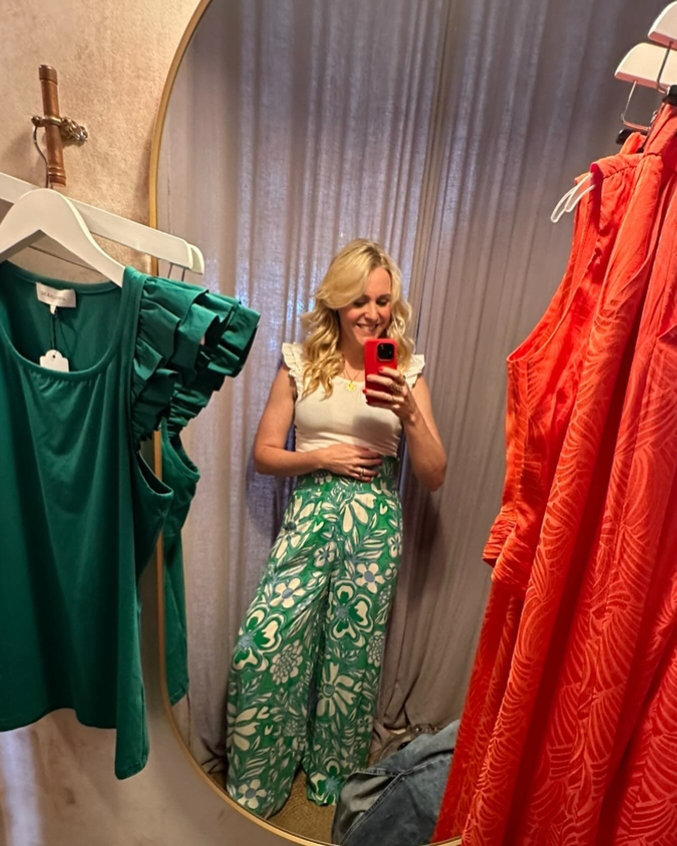 Loving exploring my new local area and all the amazing clothing boutiques! I loved so many things in @damselboutique in Chiswick- so many beautiful things!! Almost came home with the green palazzo trousers but they were slightly too big. Also loved t