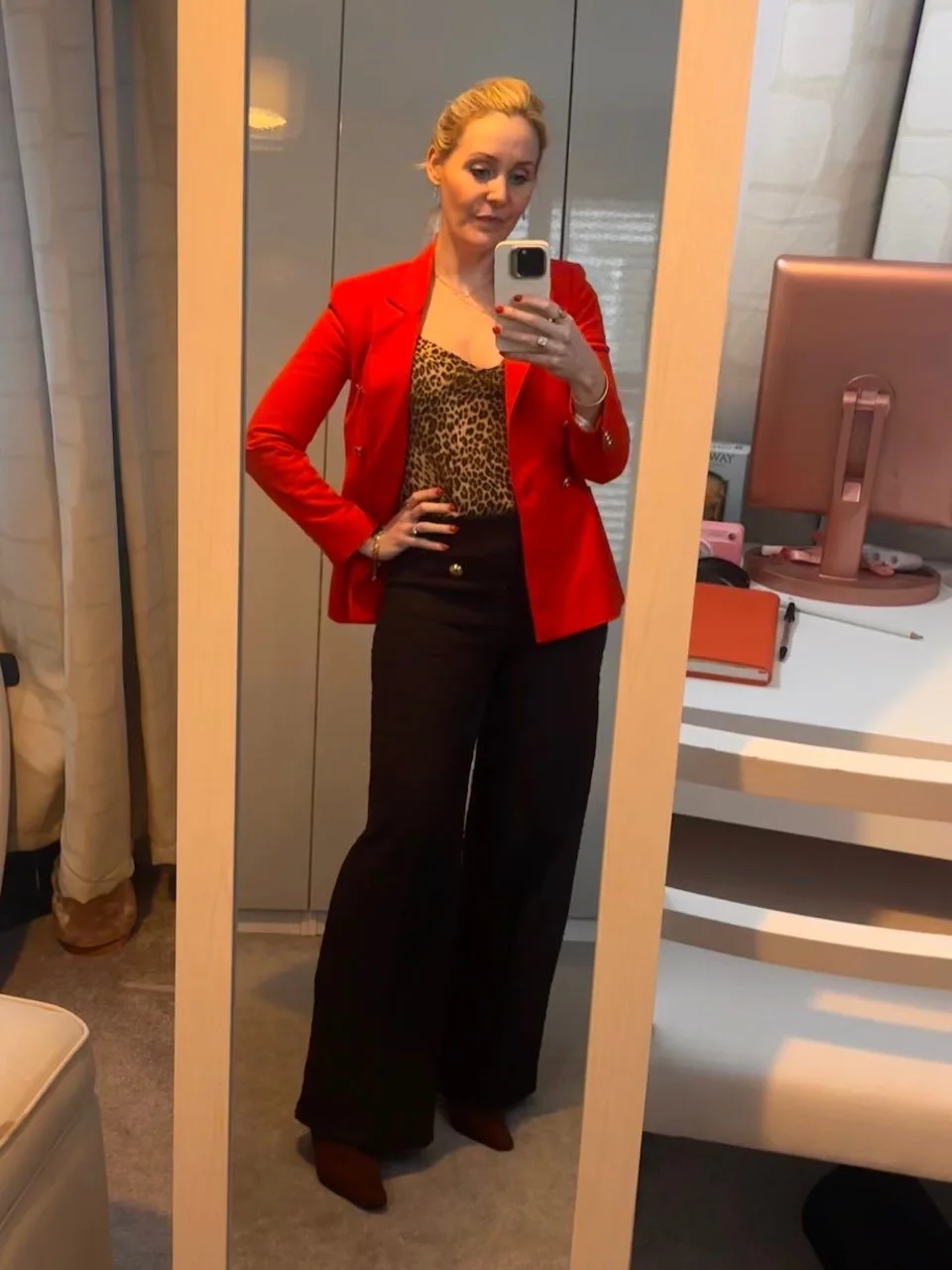 ✨ Spot the difference! ✨ 

Having fun styling up my growing belly! It definitely wasn&rsquo;t always like this!!! But understanding body proportions is SO helpful! A game changer whether you&rsquo;re pregnant or not 😍😍😍 Excited to see some of the 