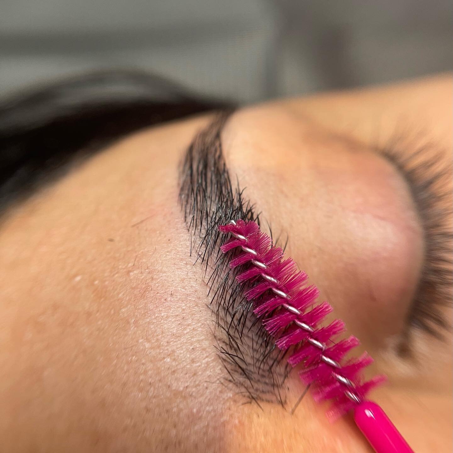 Healed microblading after only 1 session 😍 No edits just my work! 

Permanent makeup procedures are almost always a 2 session process. The initial appointment is where we create a shape that suits your facial features and lay a base for the strokes.