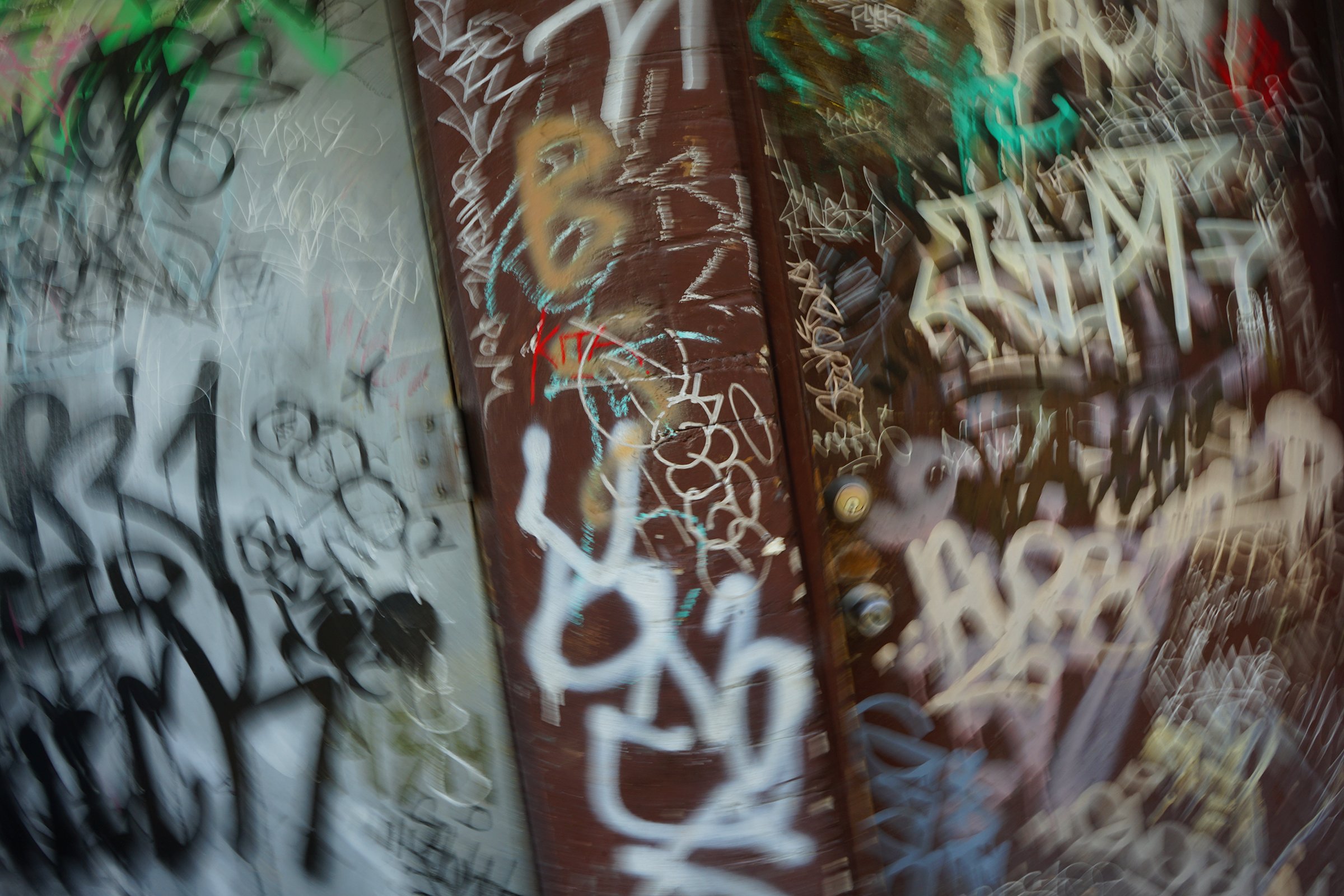 Parkdale Grafitti Chaos. Toronto, 2021 (Sony A7ii)